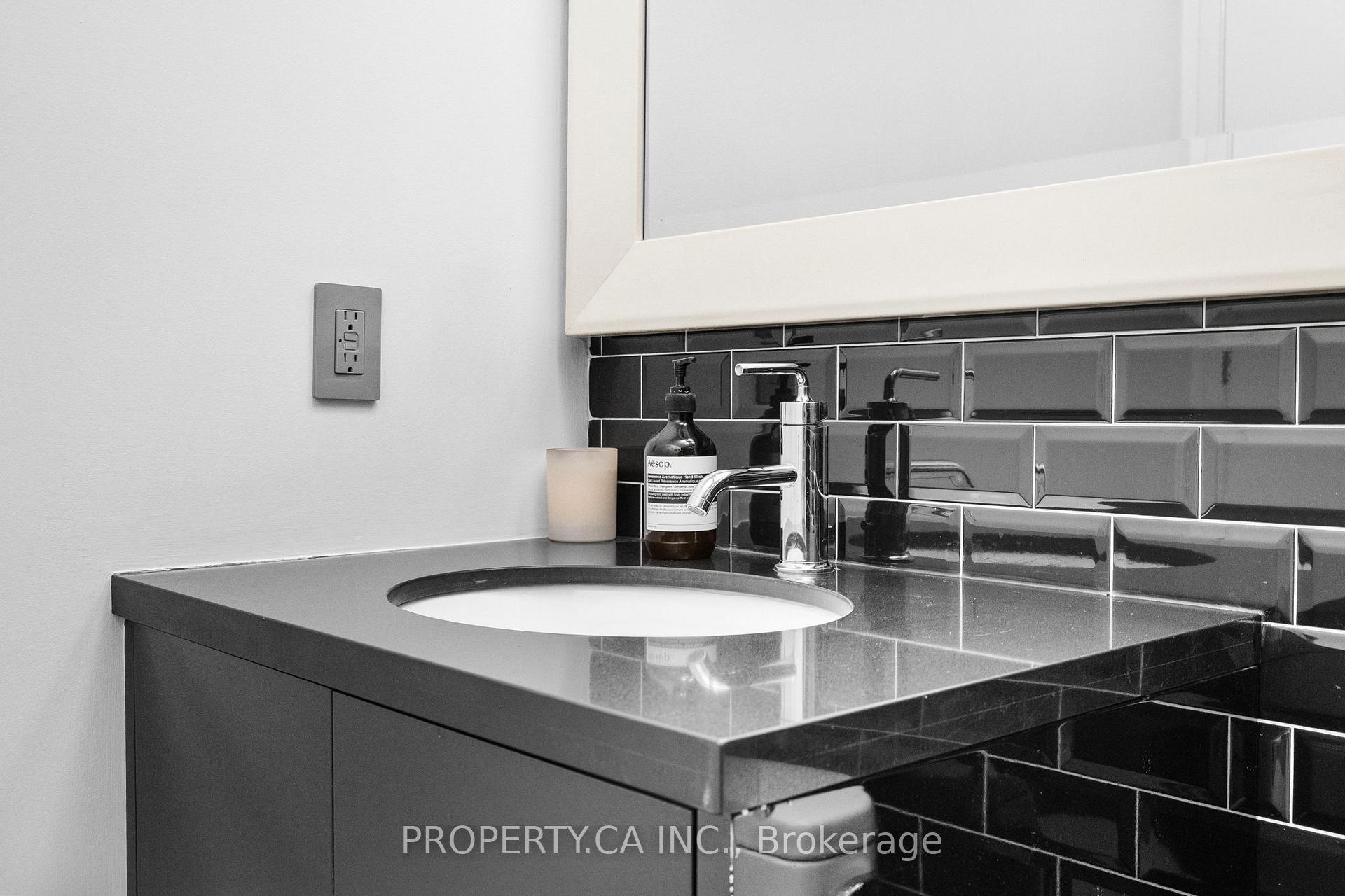 90 Park Lawn Road 1211