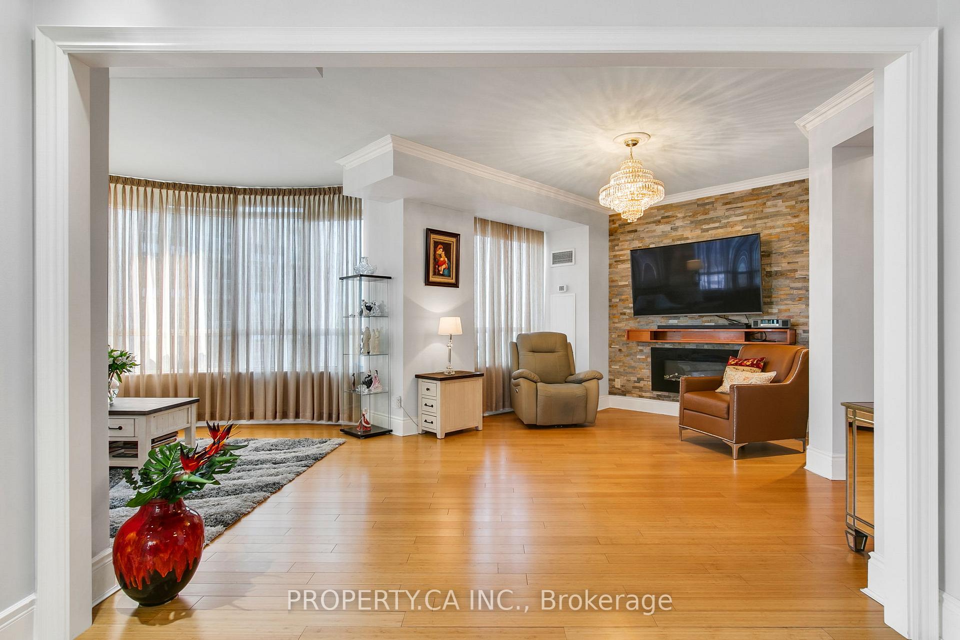 3880 Duke Of York Boulevard 2804