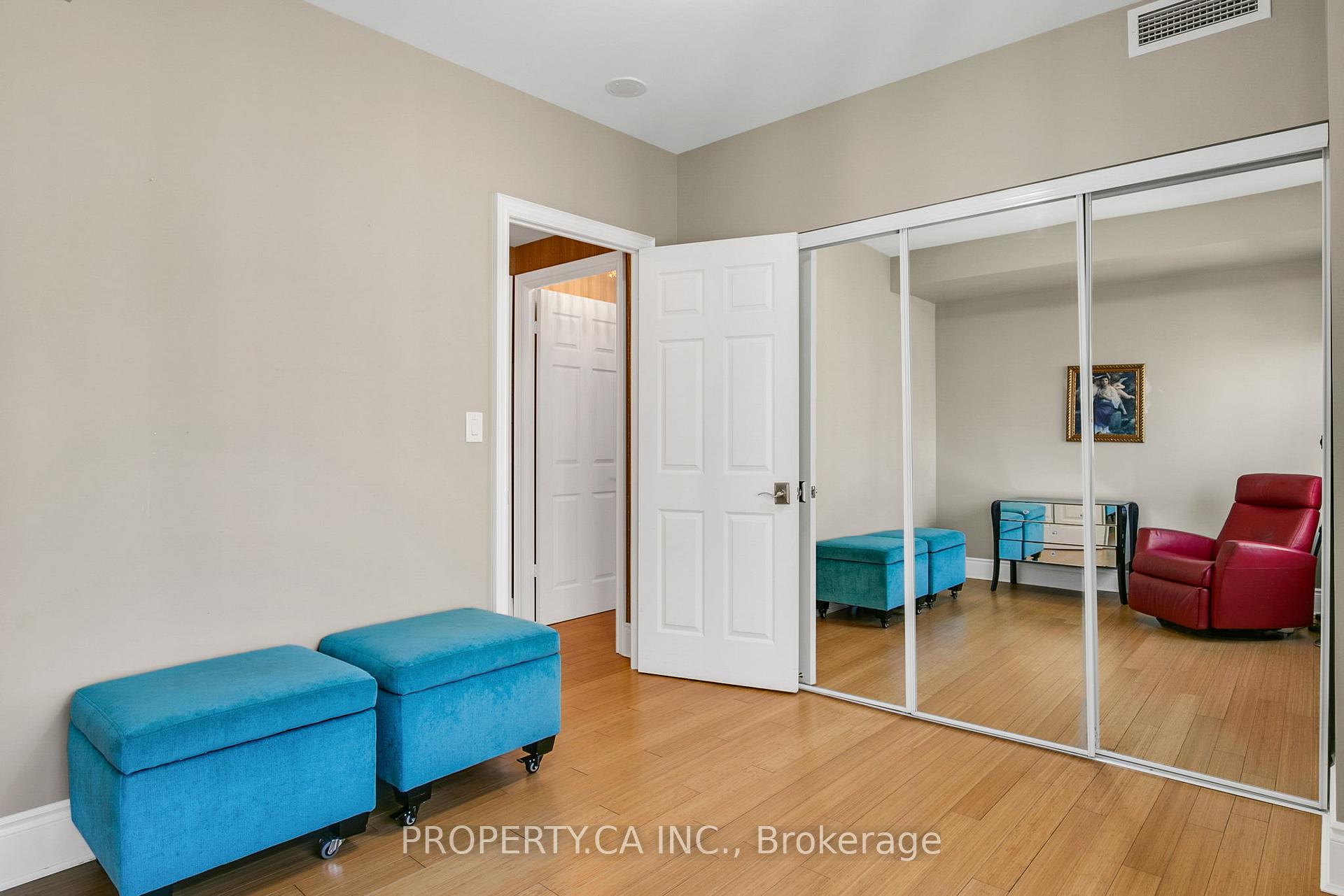 3880 Duke Of York Boulevard 2804