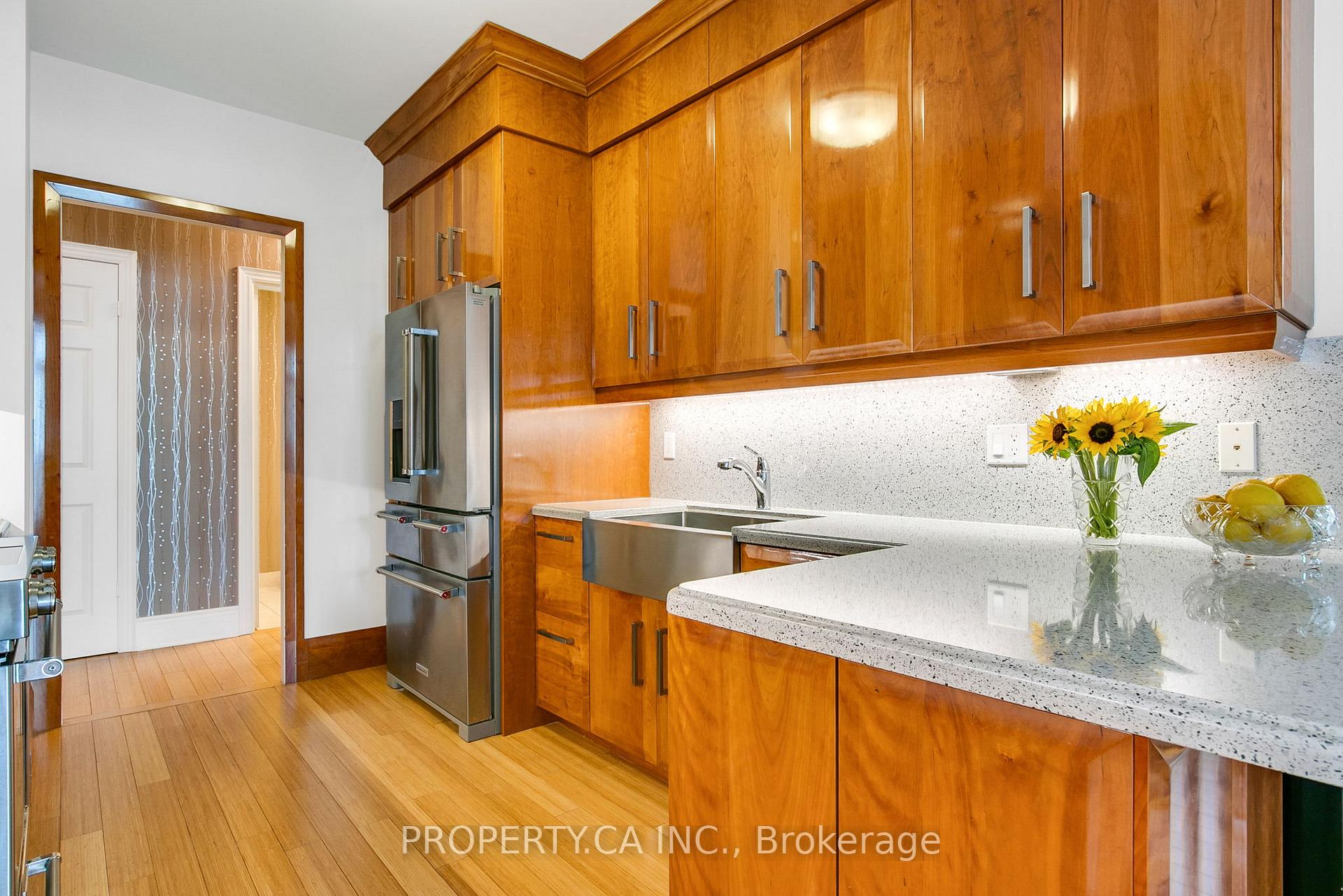 3880 Duke Of York Boulevard 2804