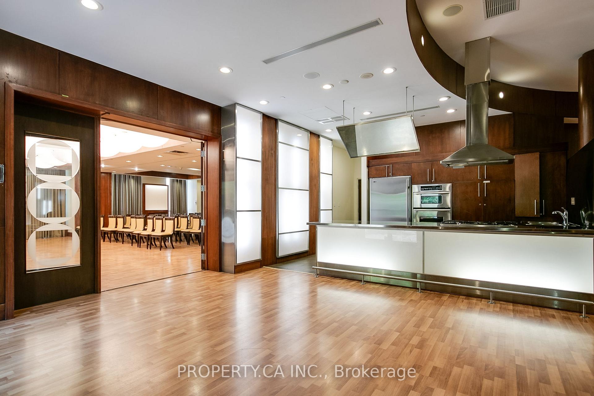 3880 Duke Of York Boulevard 2804