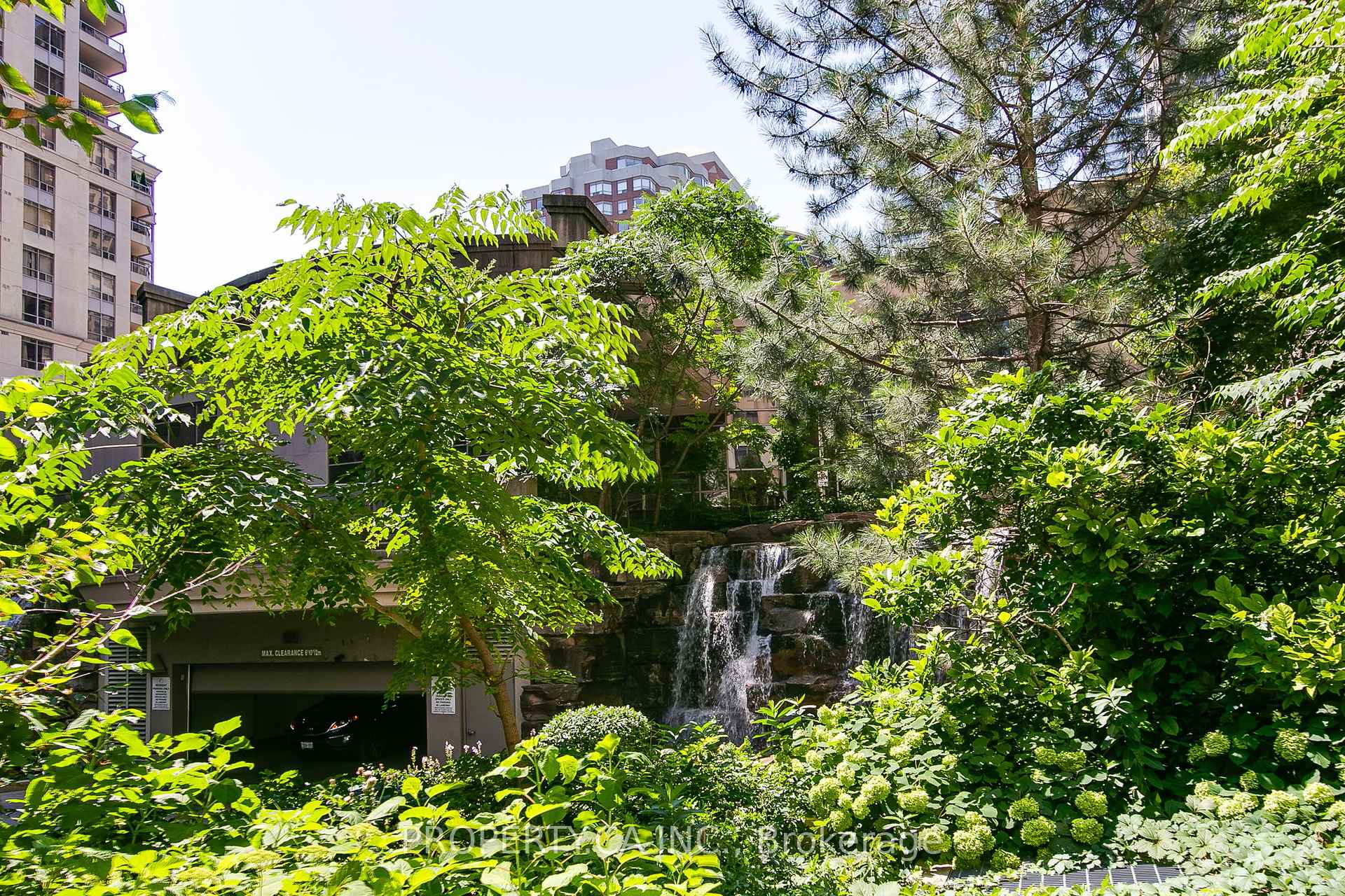 3880 Duke Of York Boulevard 2804