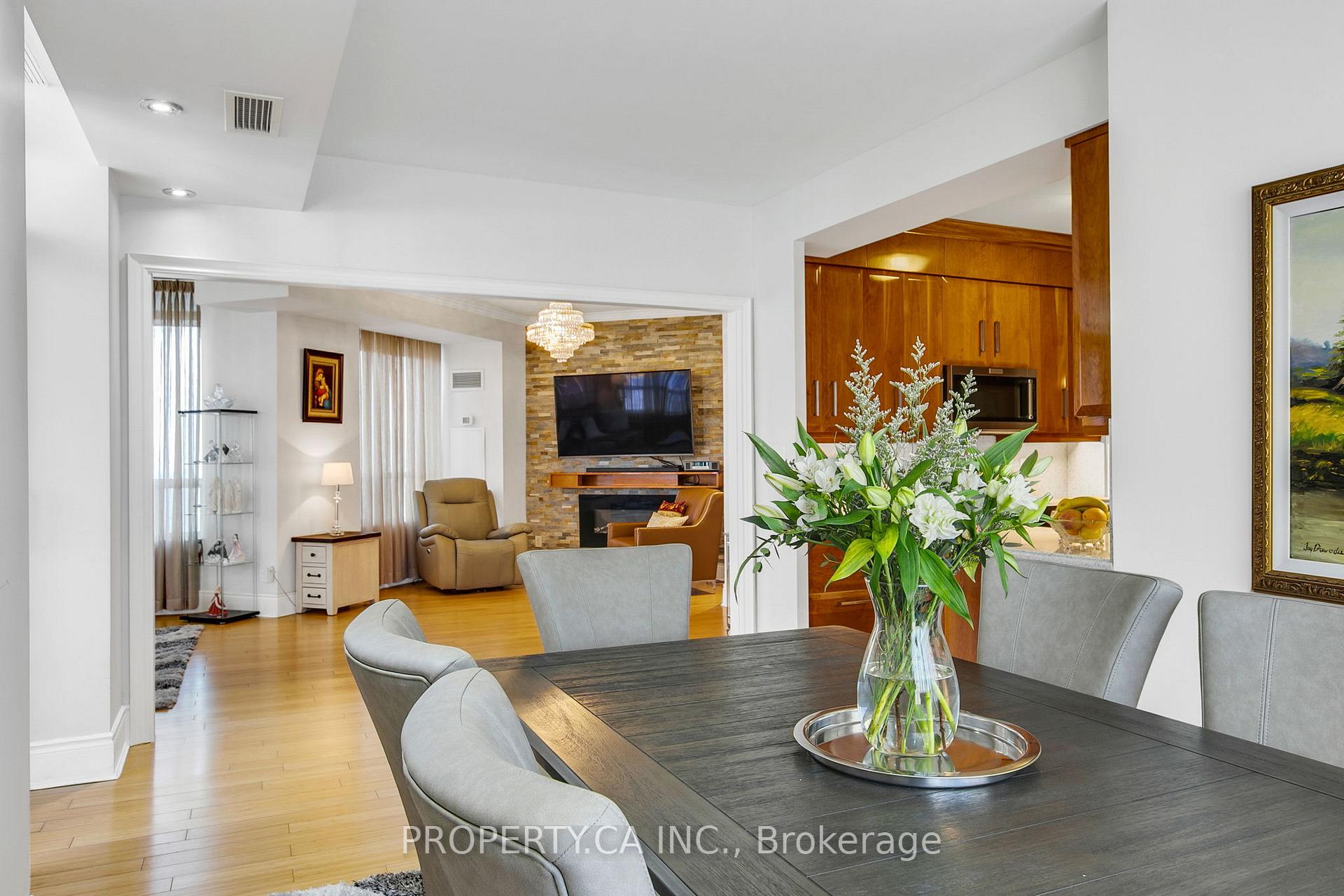 3880 Duke Of York Boulevard 2804