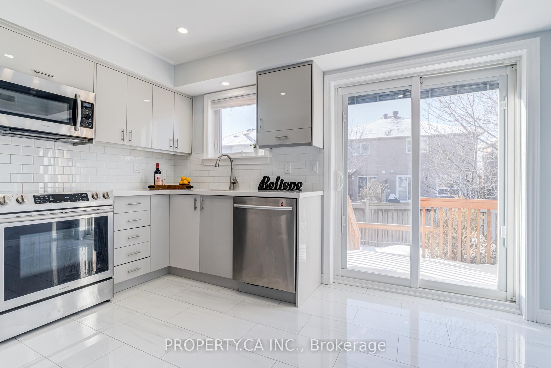 1050 Bristol Road W 45