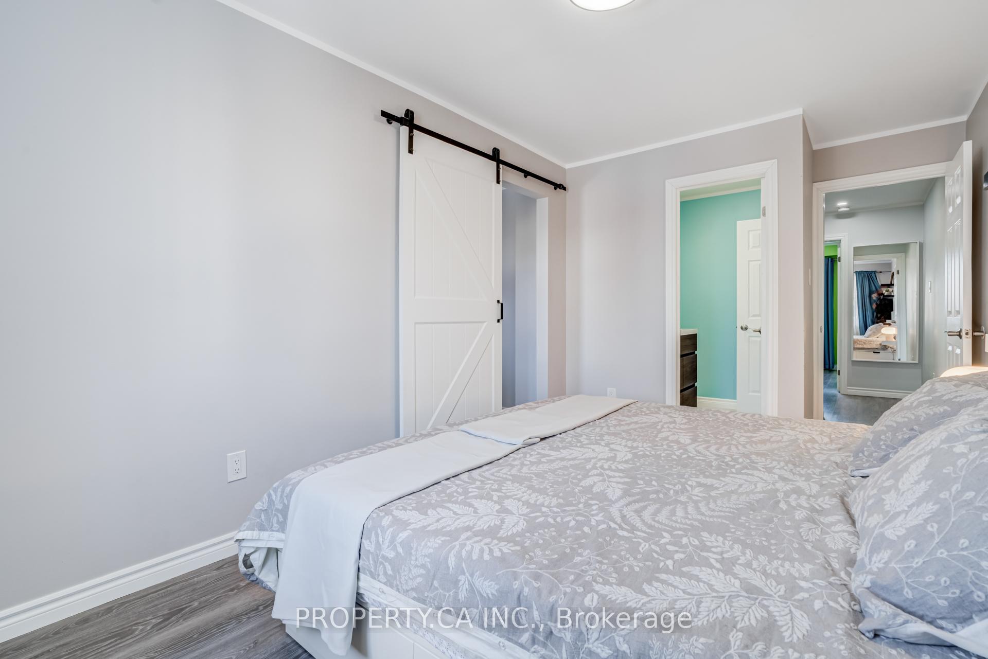 1050 Bristol Road W 45