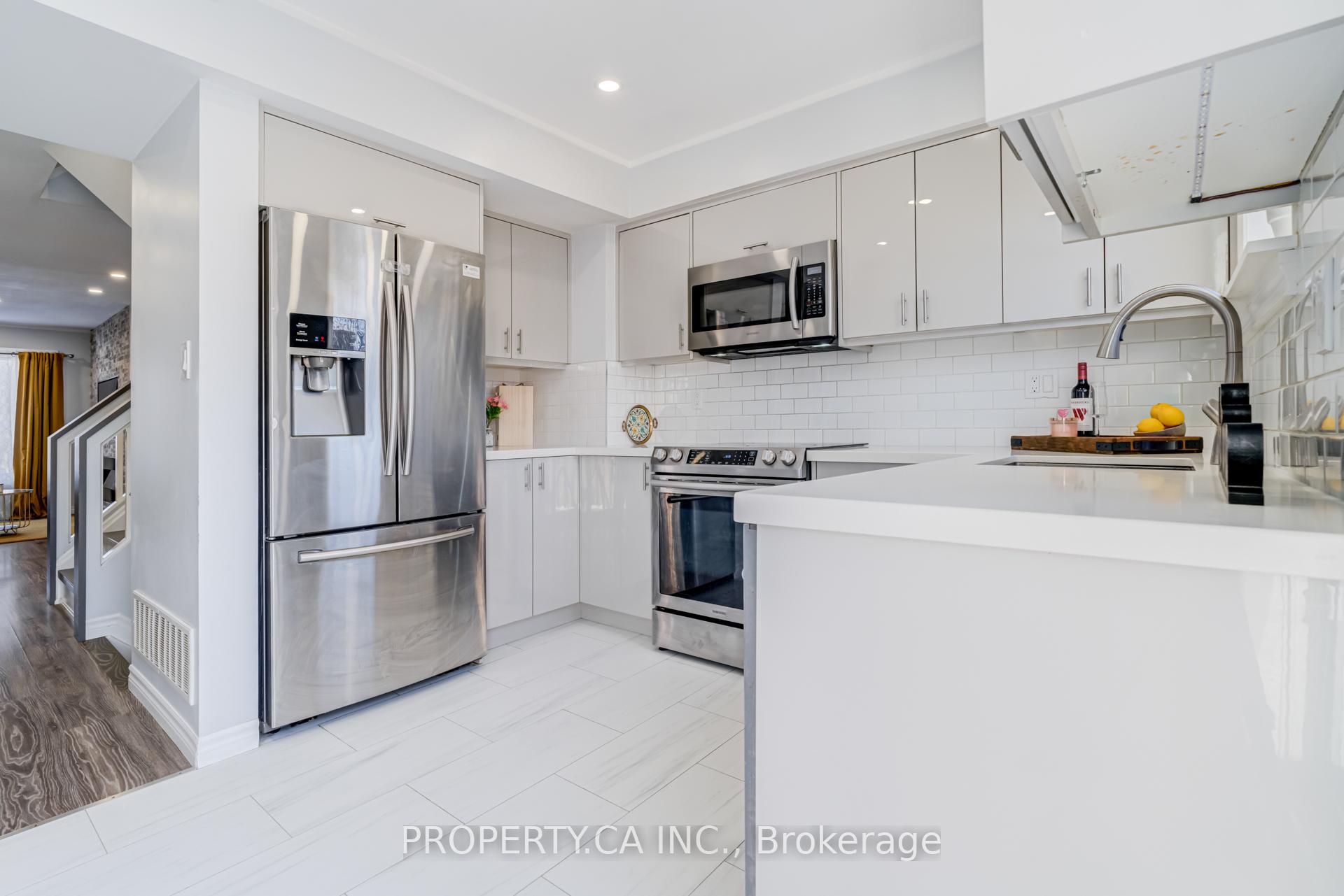 1050 Bristol Road W 45