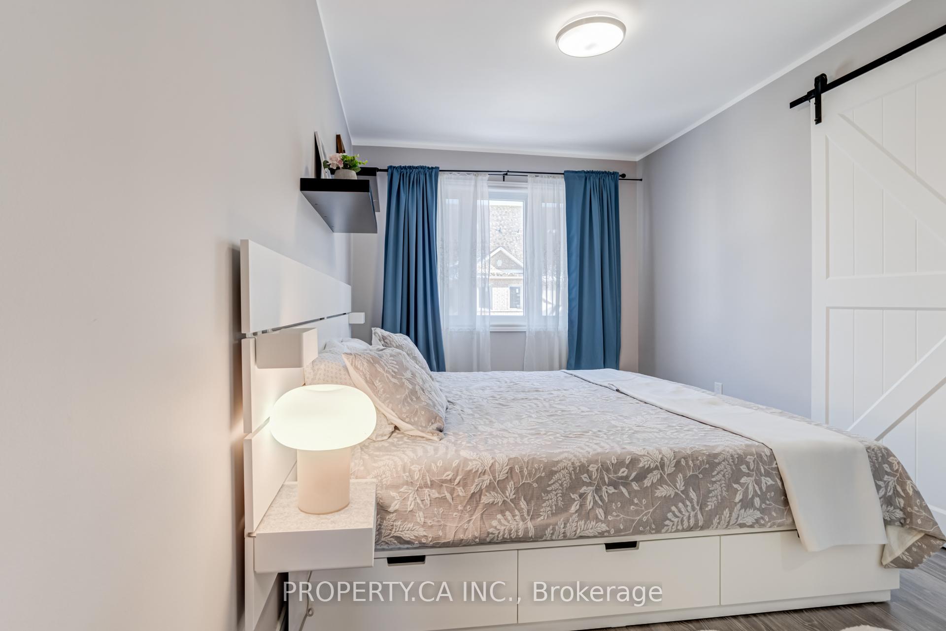 1050 Bristol Road W 45