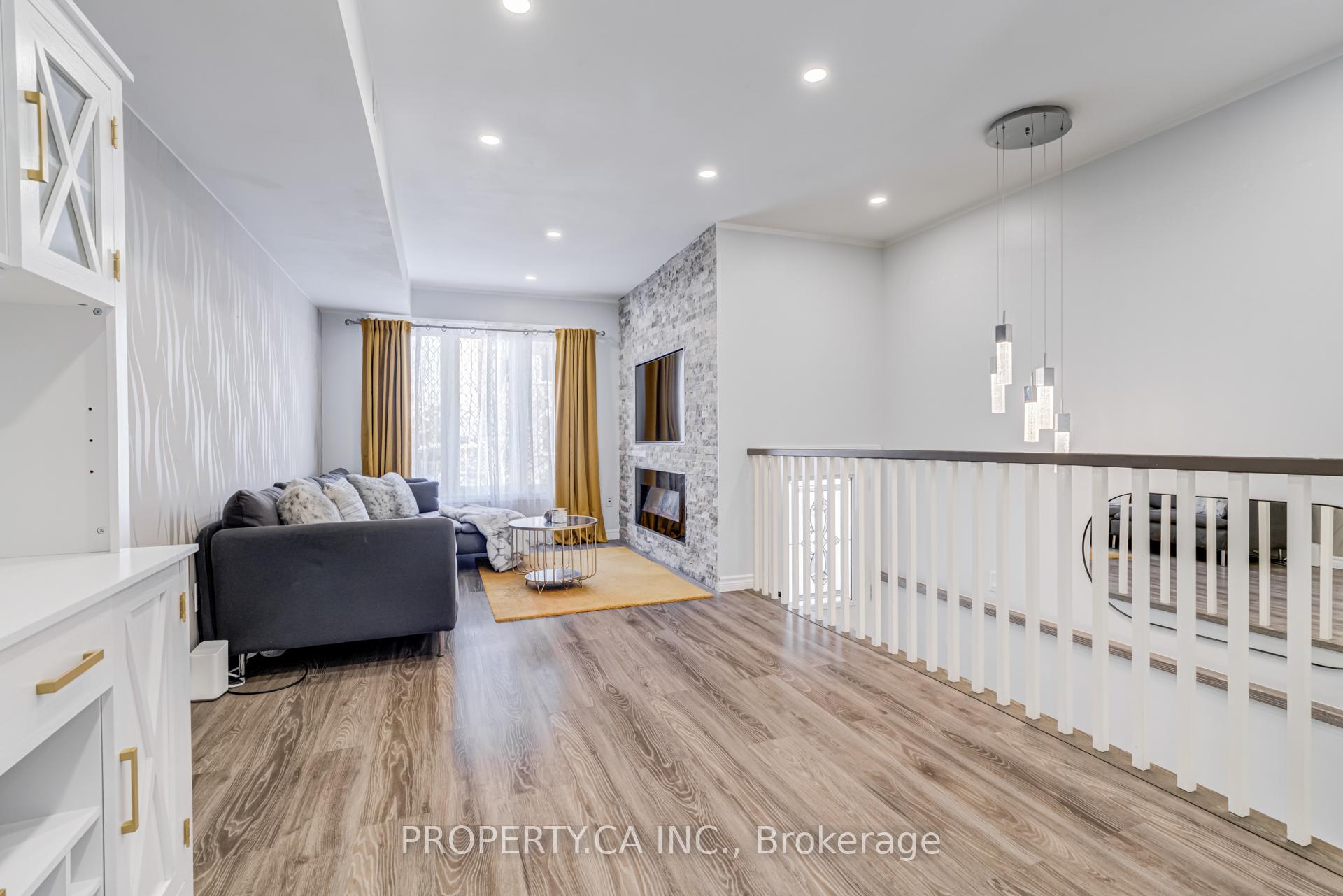 1050 Bristol Road W 45