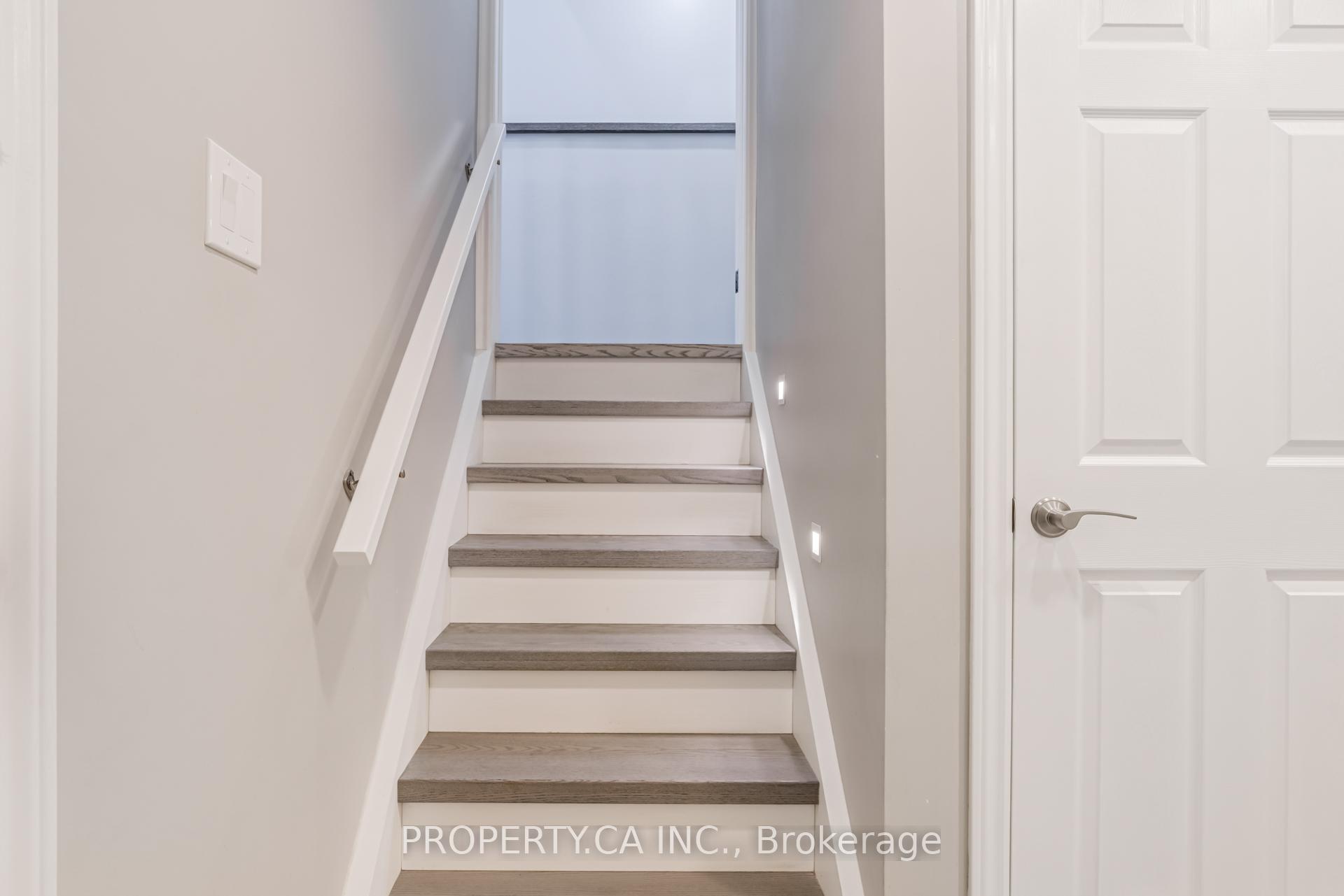 1050 Bristol Road W 45