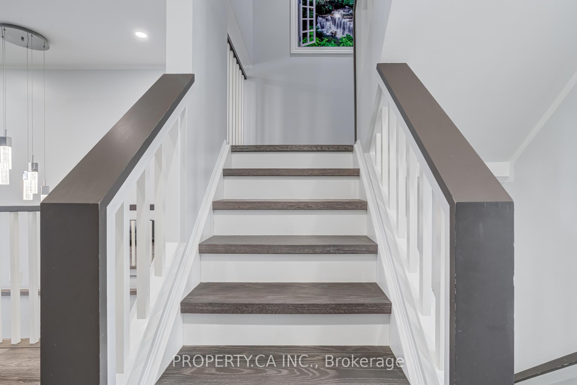 1050 Bristol Road W 45