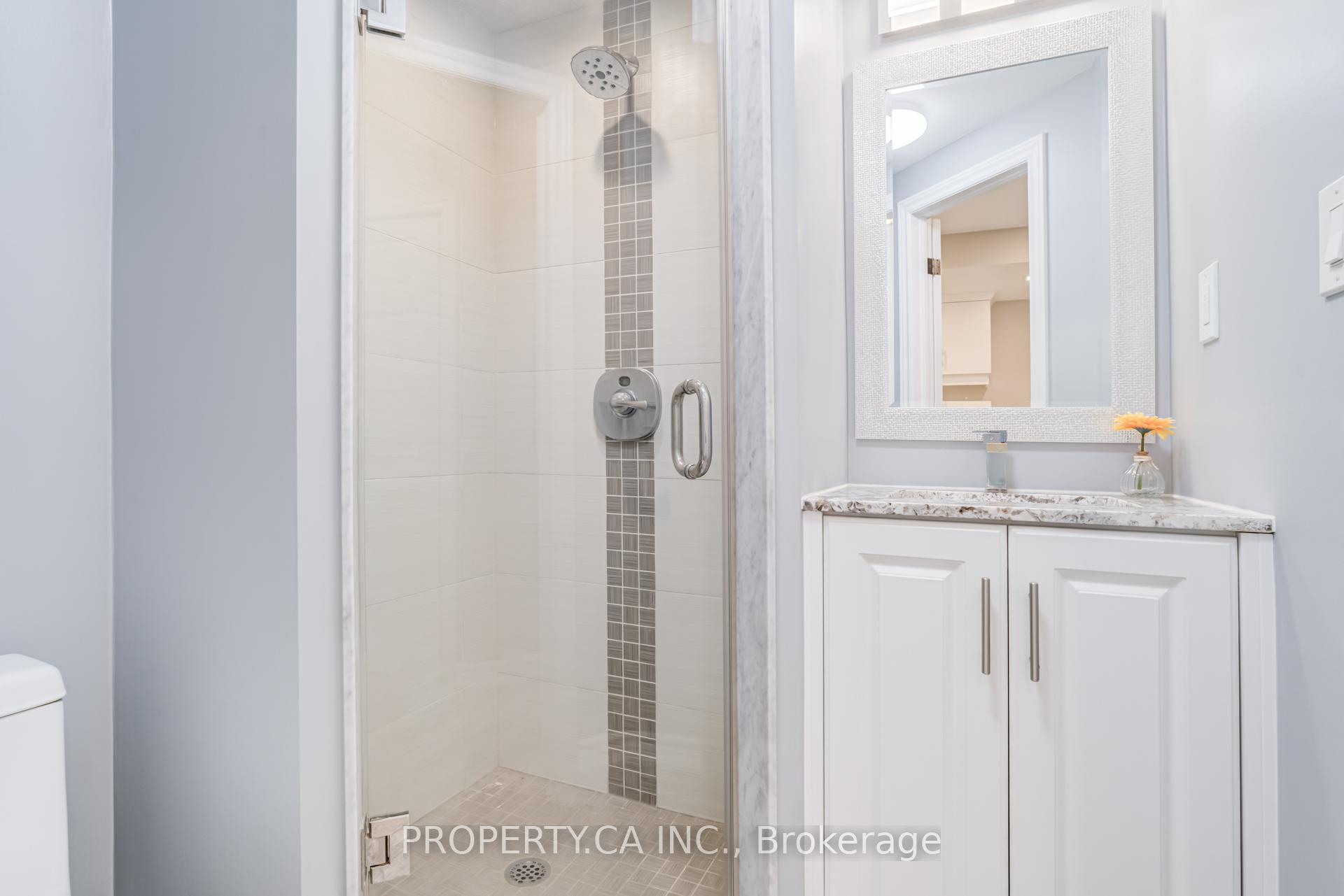 1050 Bristol Road W 45