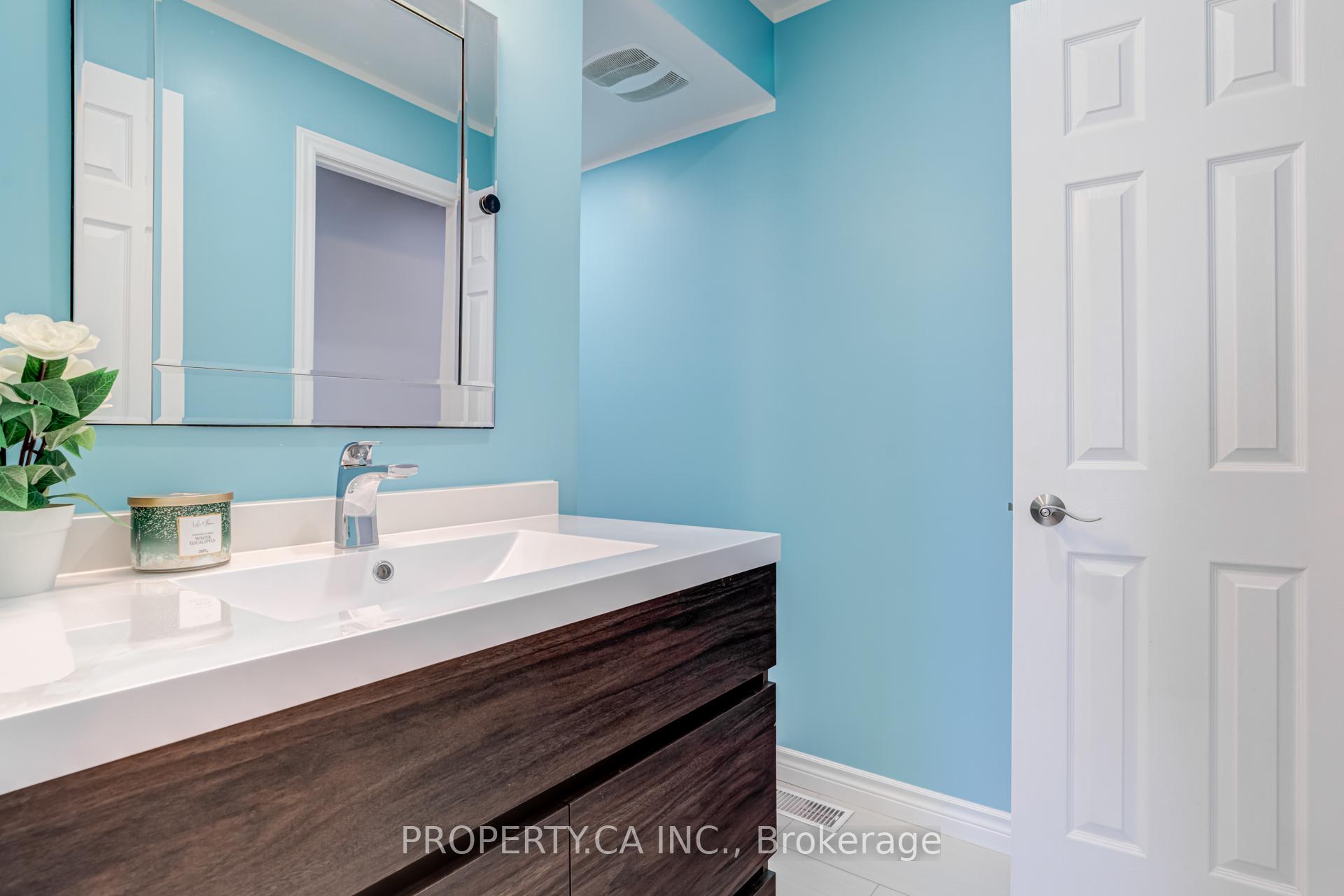 1050 Bristol Road W 45