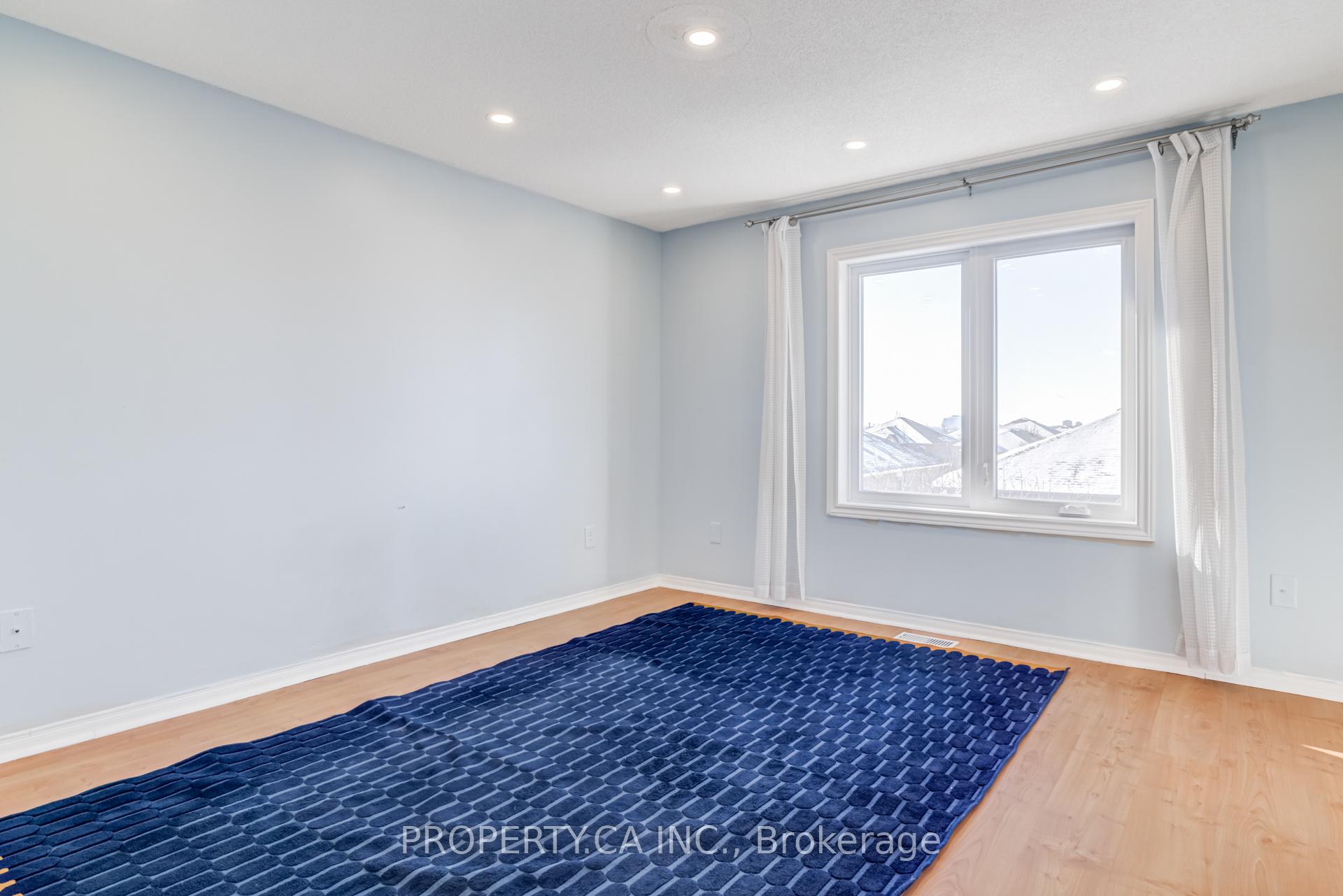 1050 Bristol Road W 45