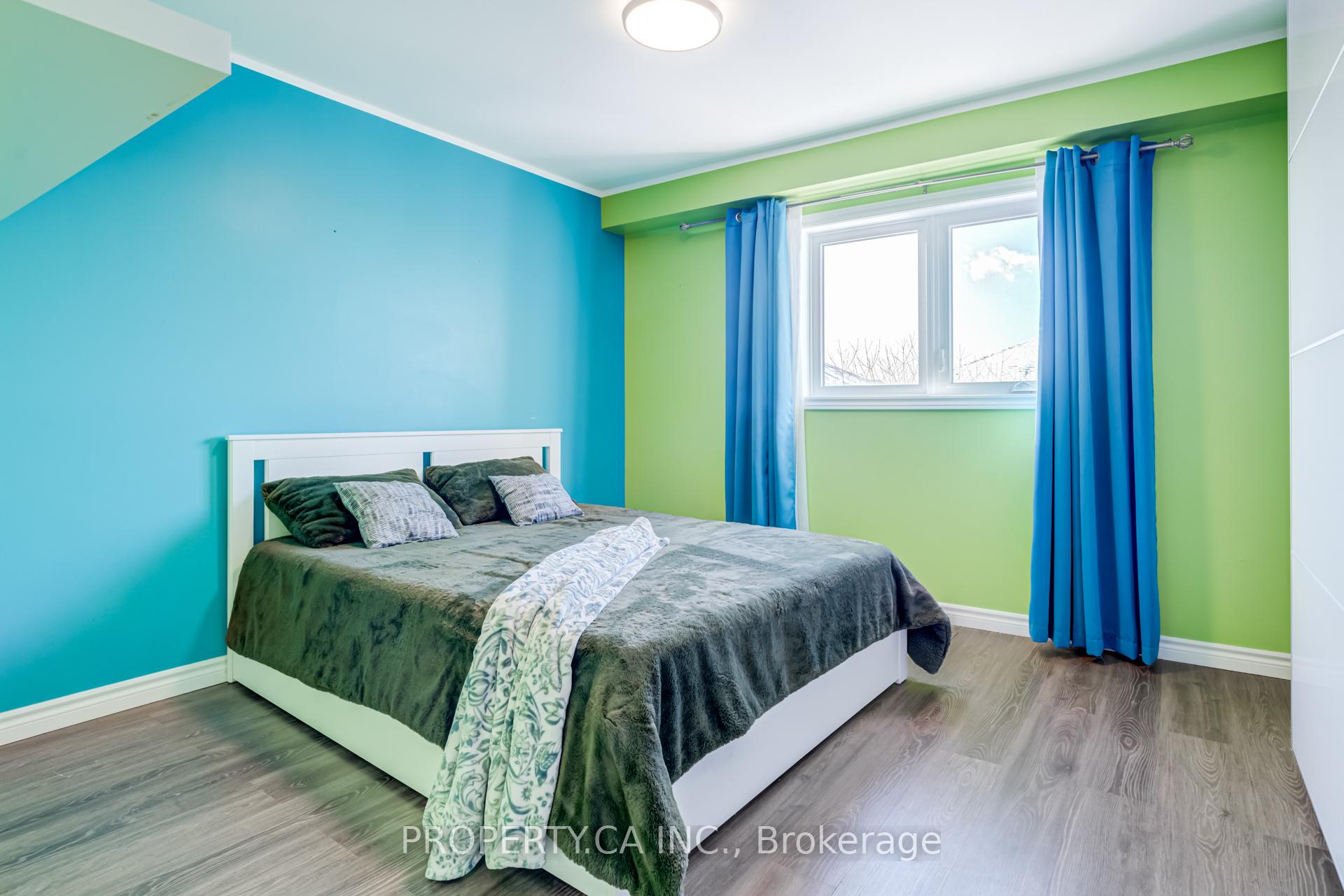 1050 Bristol Road W 45