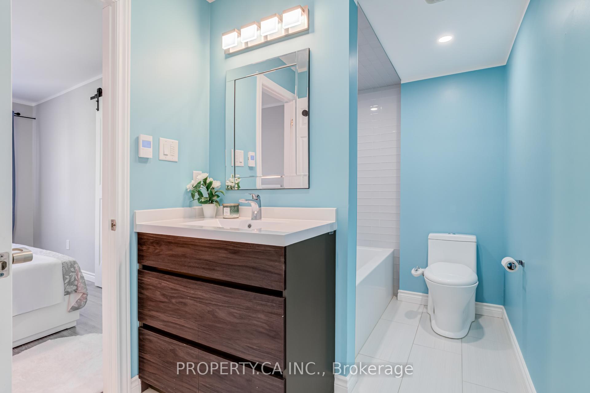 1050 Bristol Road W 45