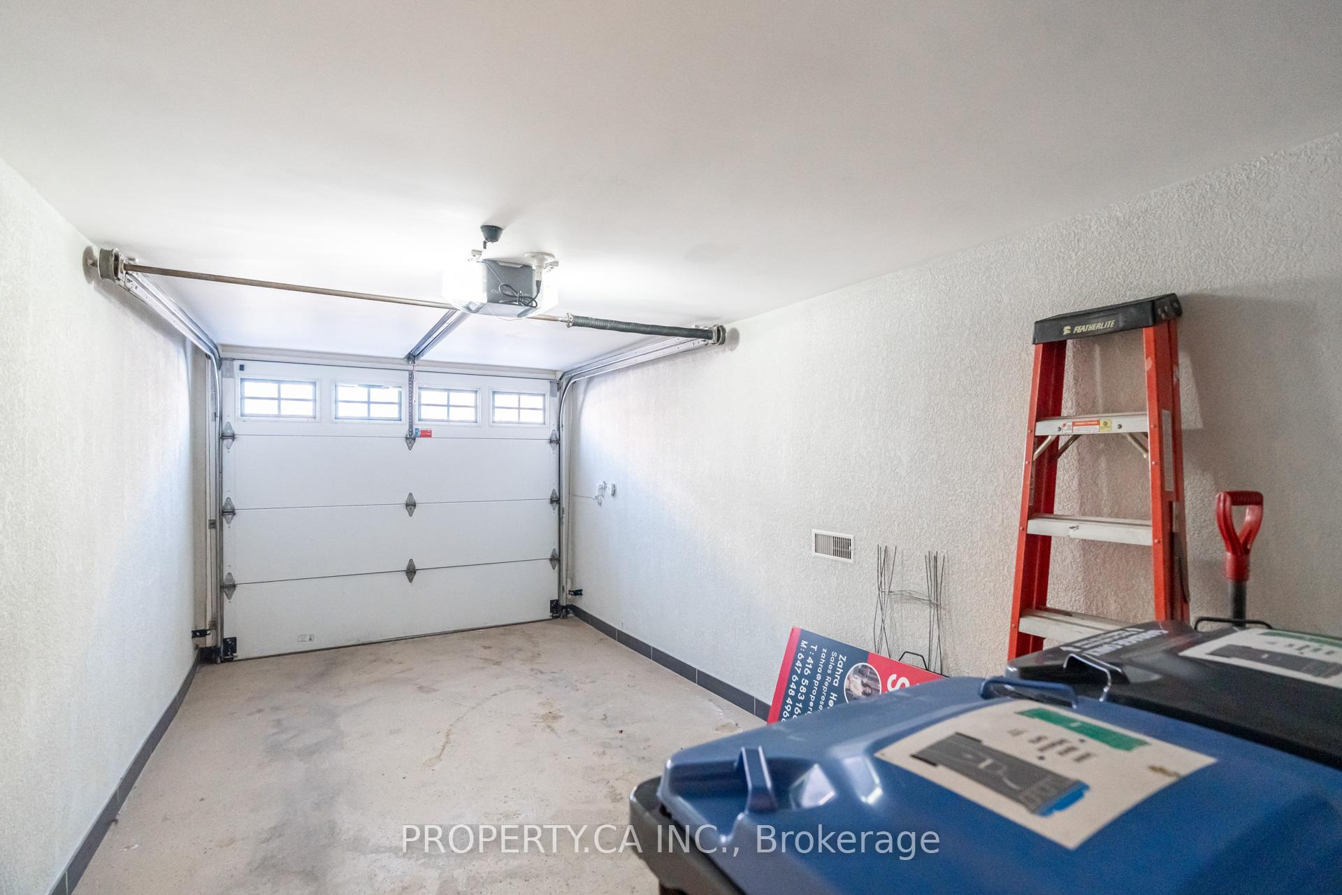 1050 Bristol Road W 45