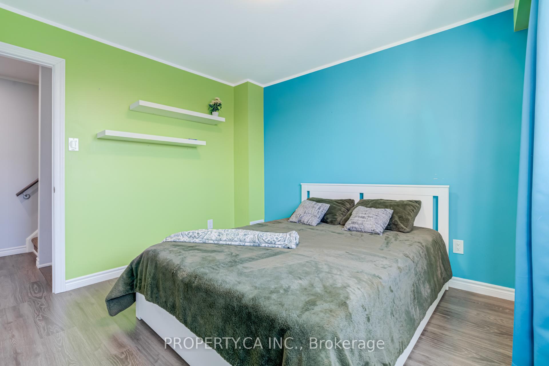 1050 Bristol Road W 45