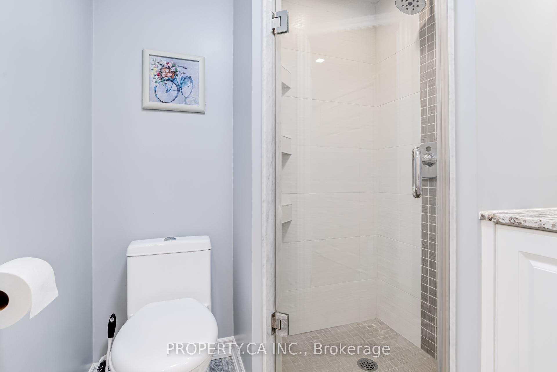 1050 Bristol Road W 45