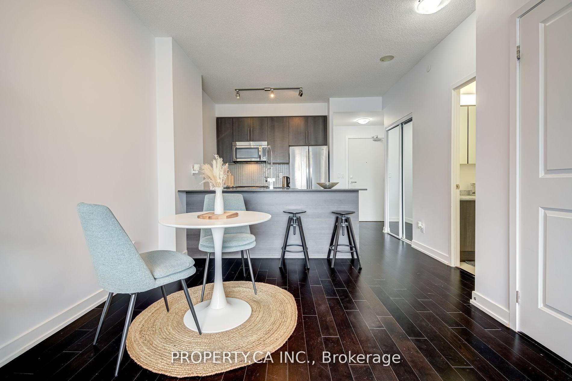 510 Curran Place E 1408