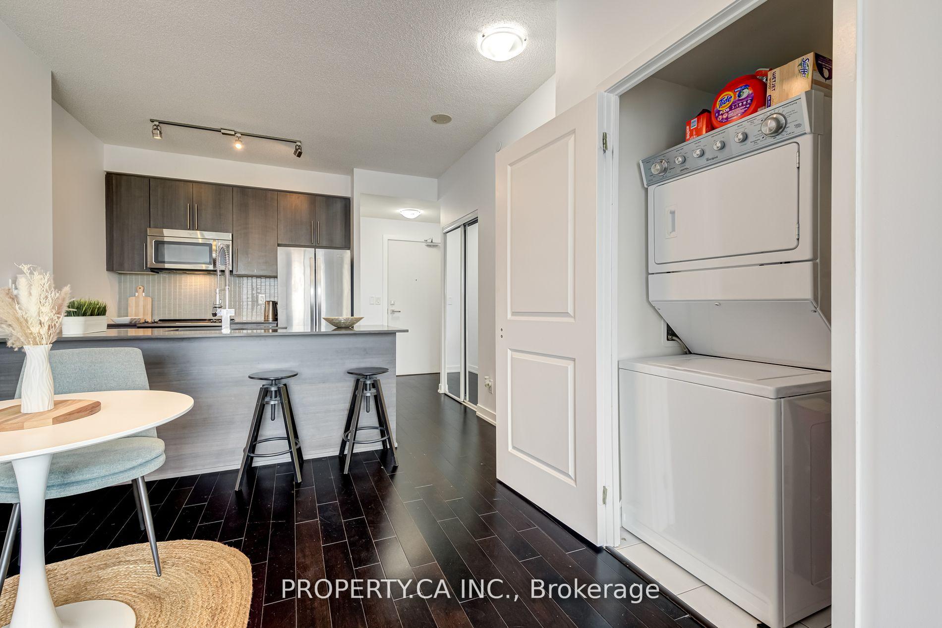 510 Curran Place E 1408