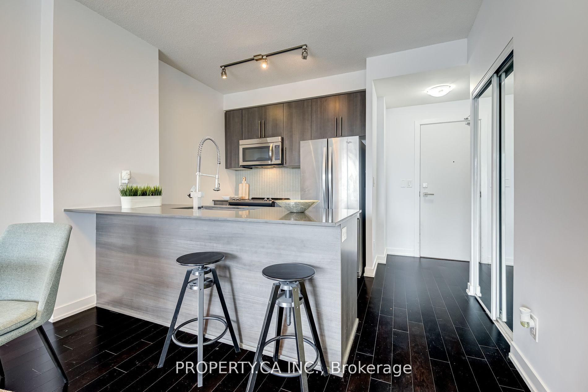 510 Curran Place E 1408