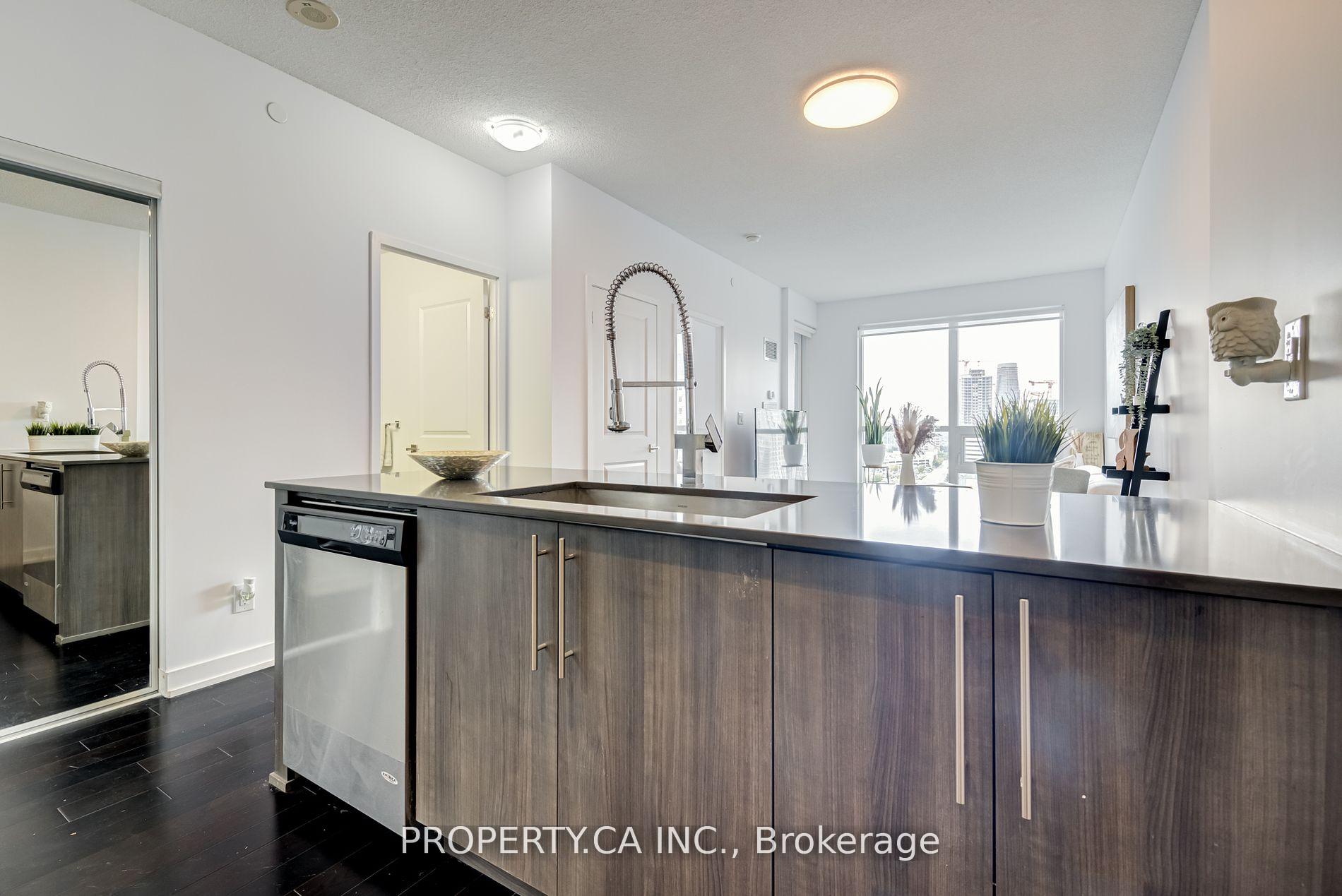 510 Curran Place E 1408