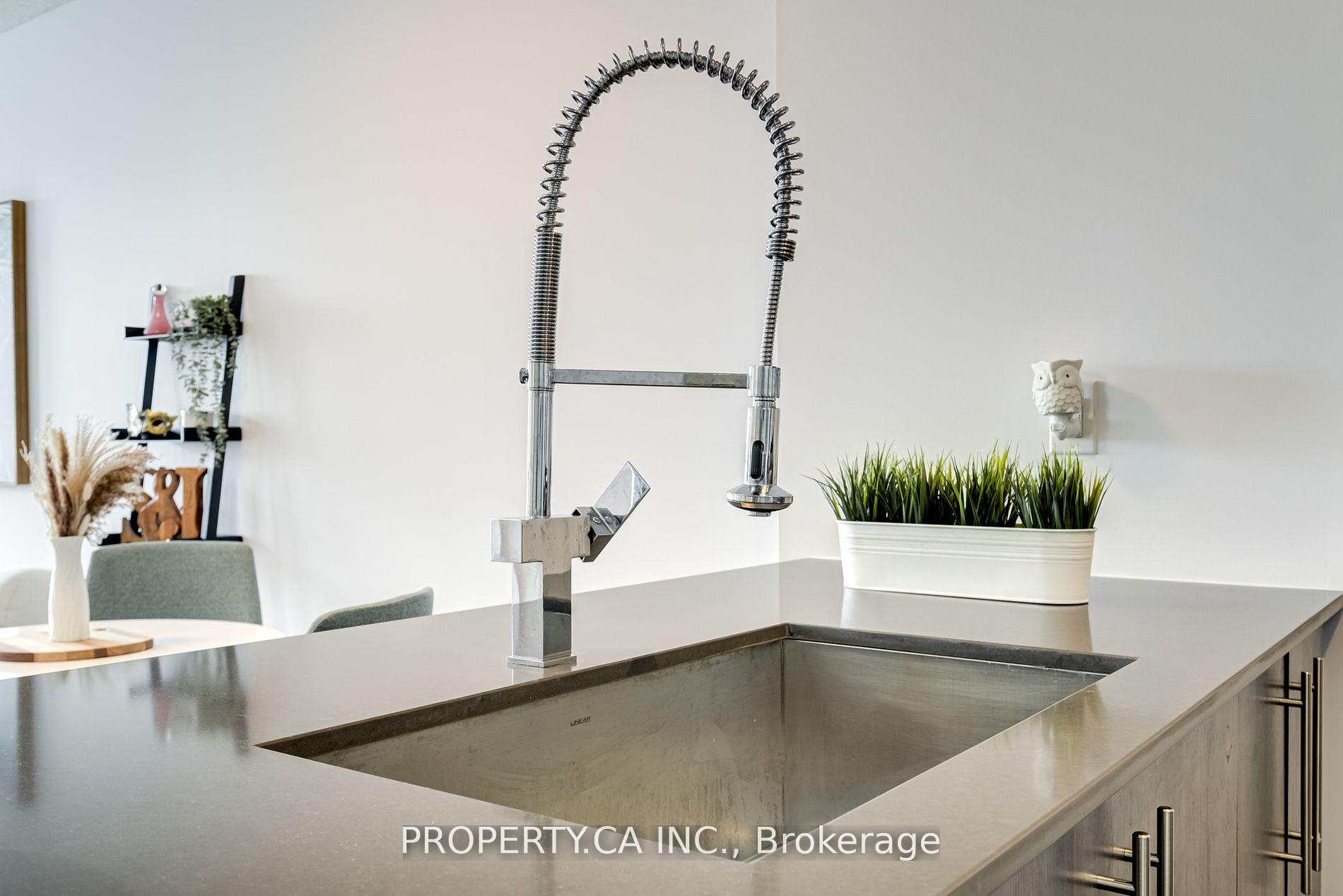 510 Curran Place E 1408