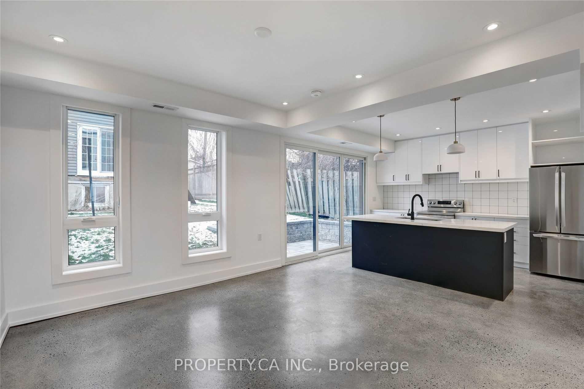 53 Eversfield Road Laneway