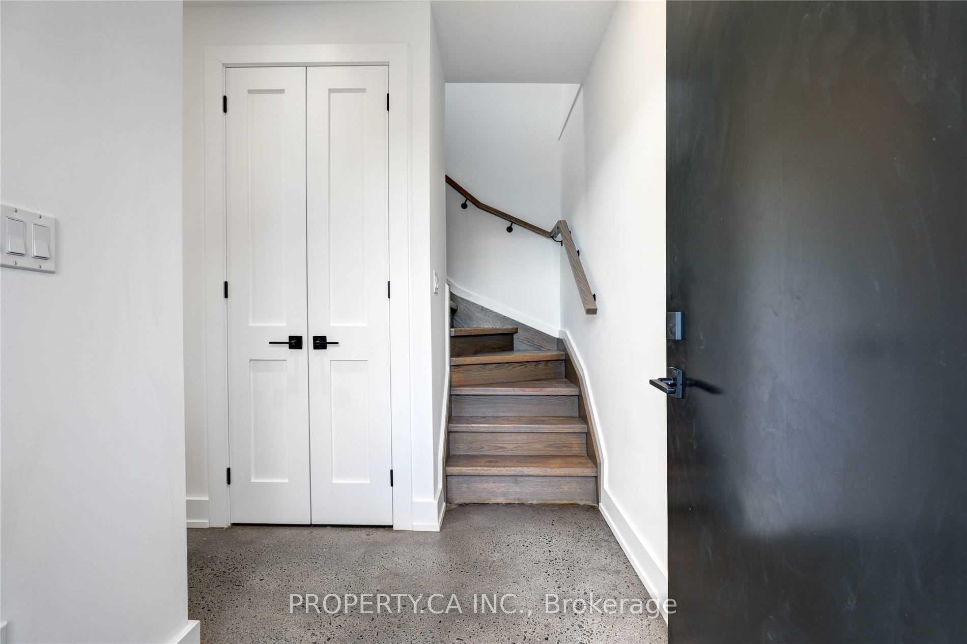 53 Eversfield Road Laneway