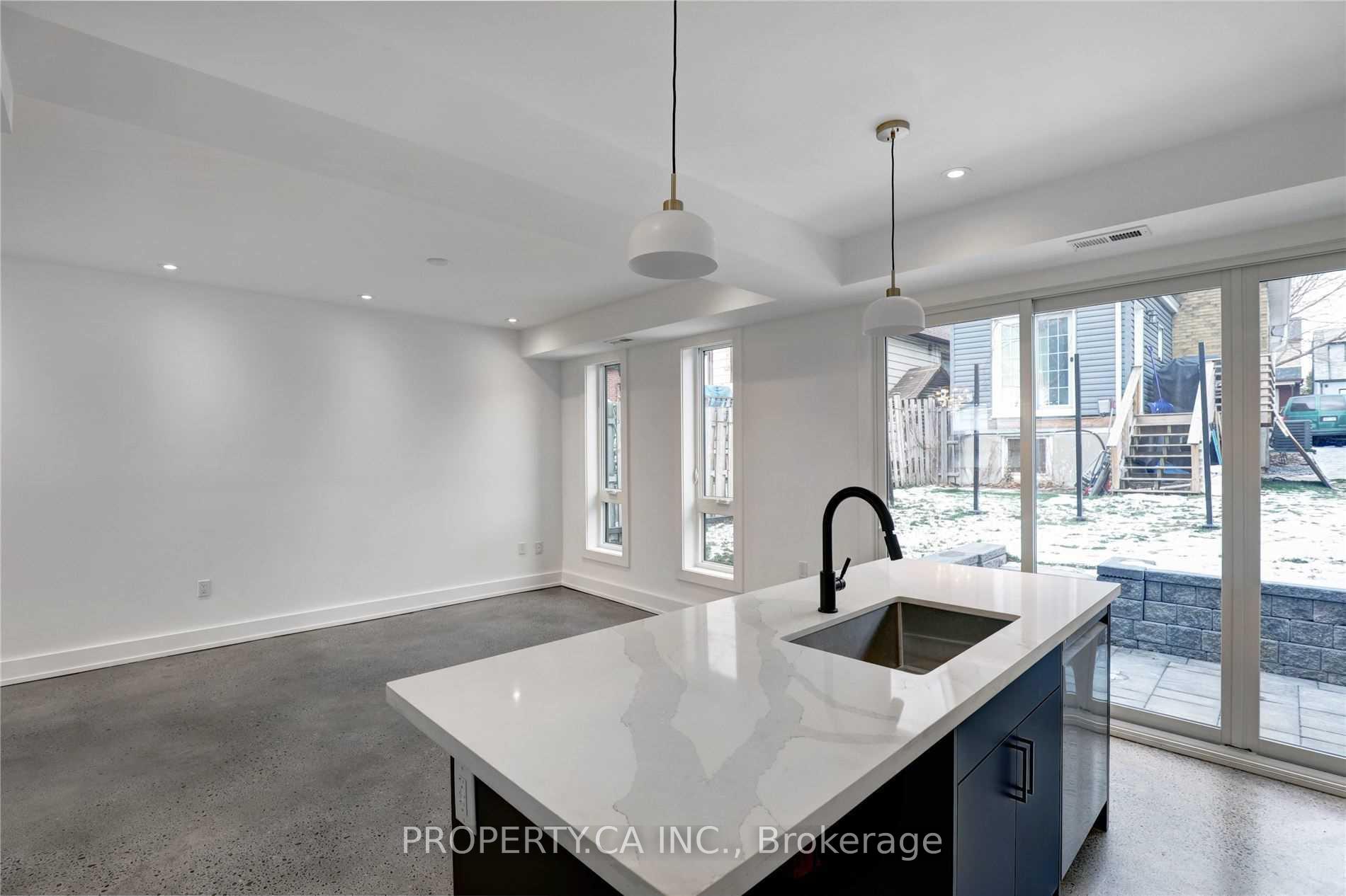 53 Eversfield Road Laneway