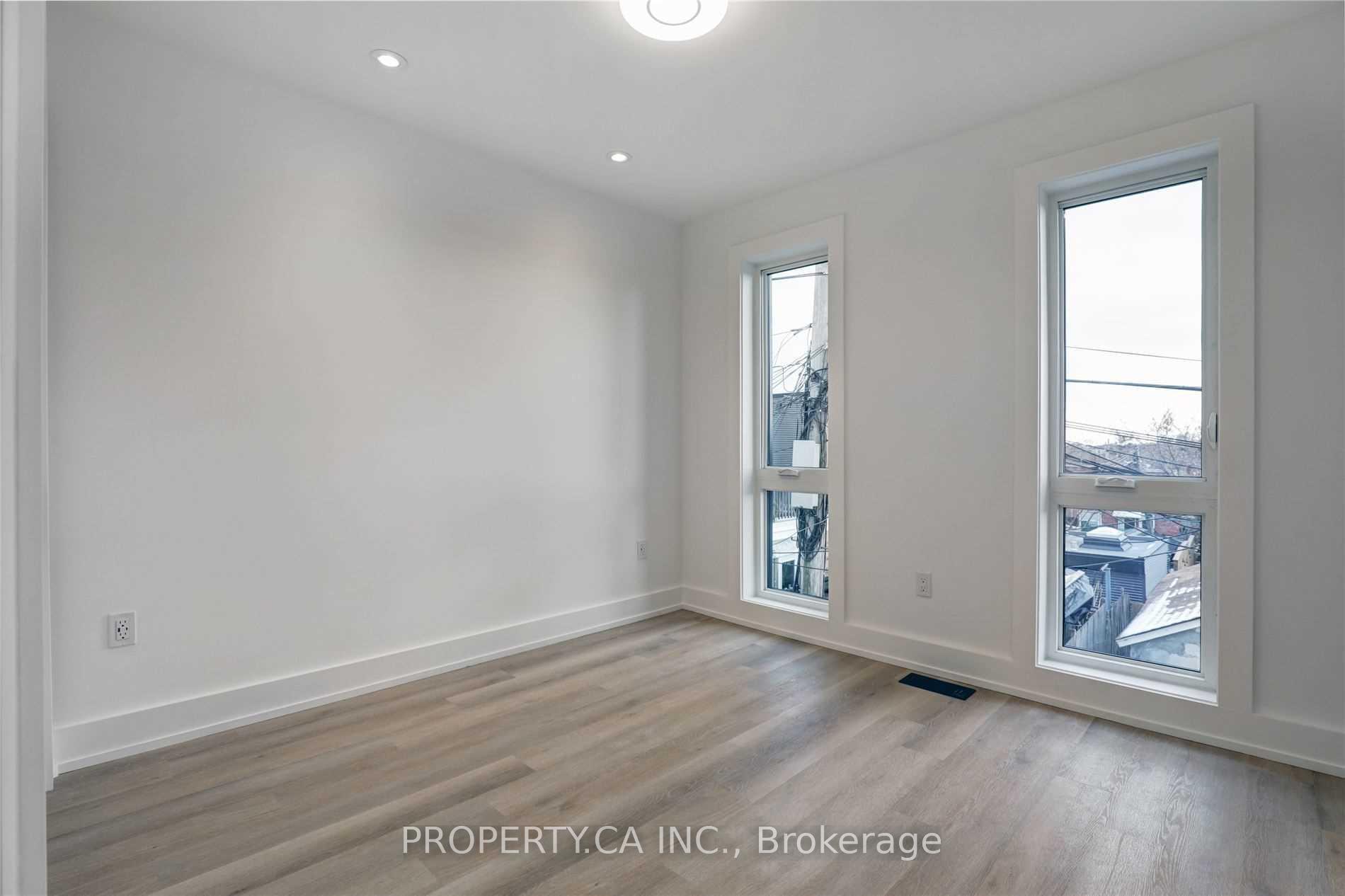 53 Eversfield Road Laneway