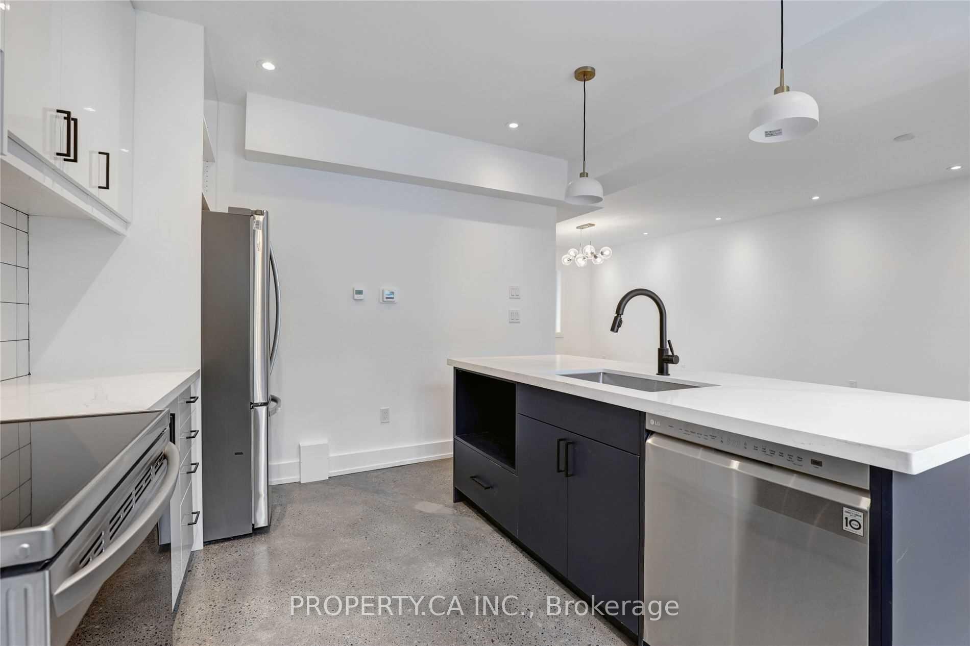 53 Eversfield Road Laneway