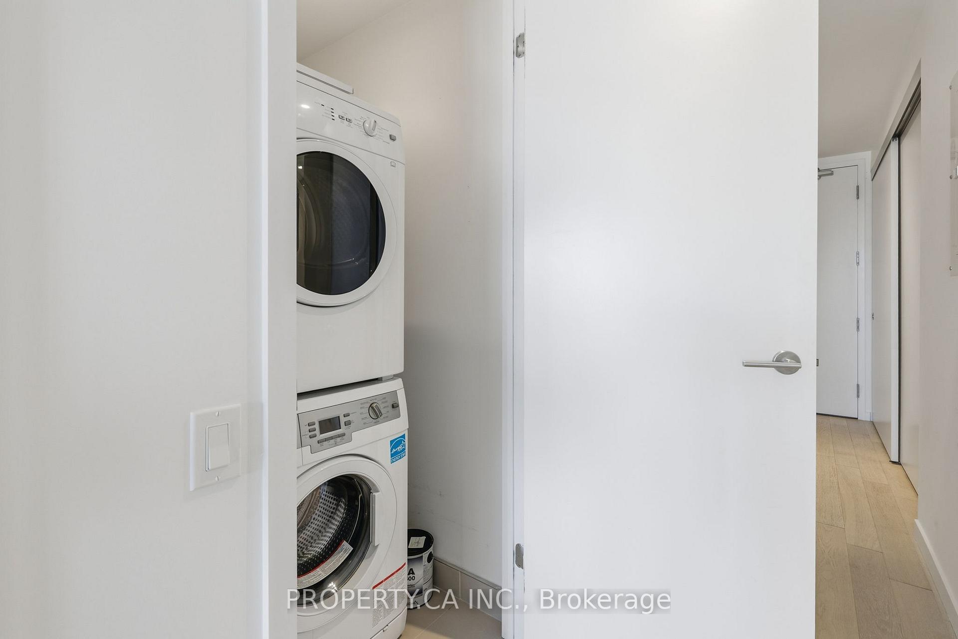 383 Sorauren Avenue 707