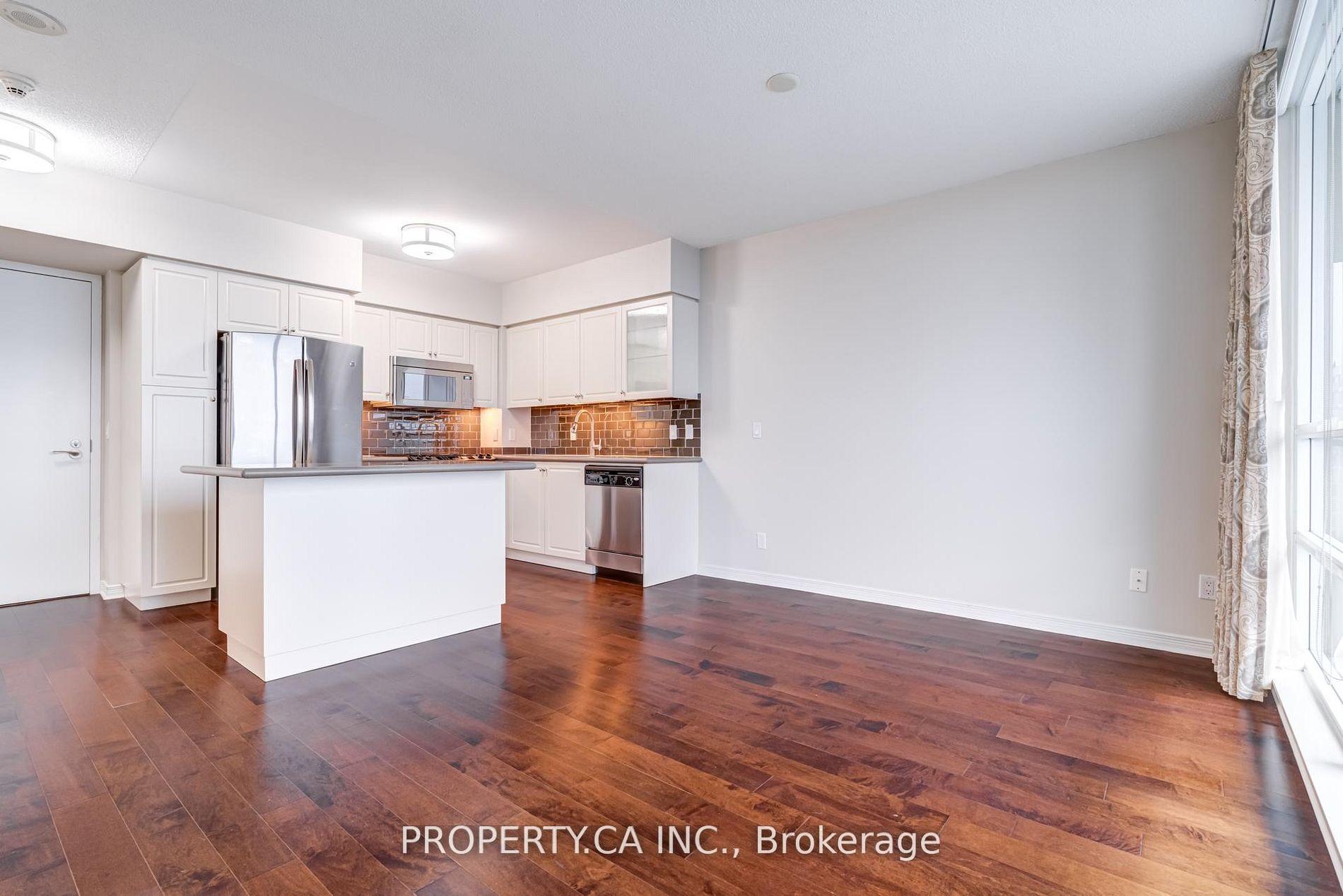 2230 Lake Shore Boulevard W 903