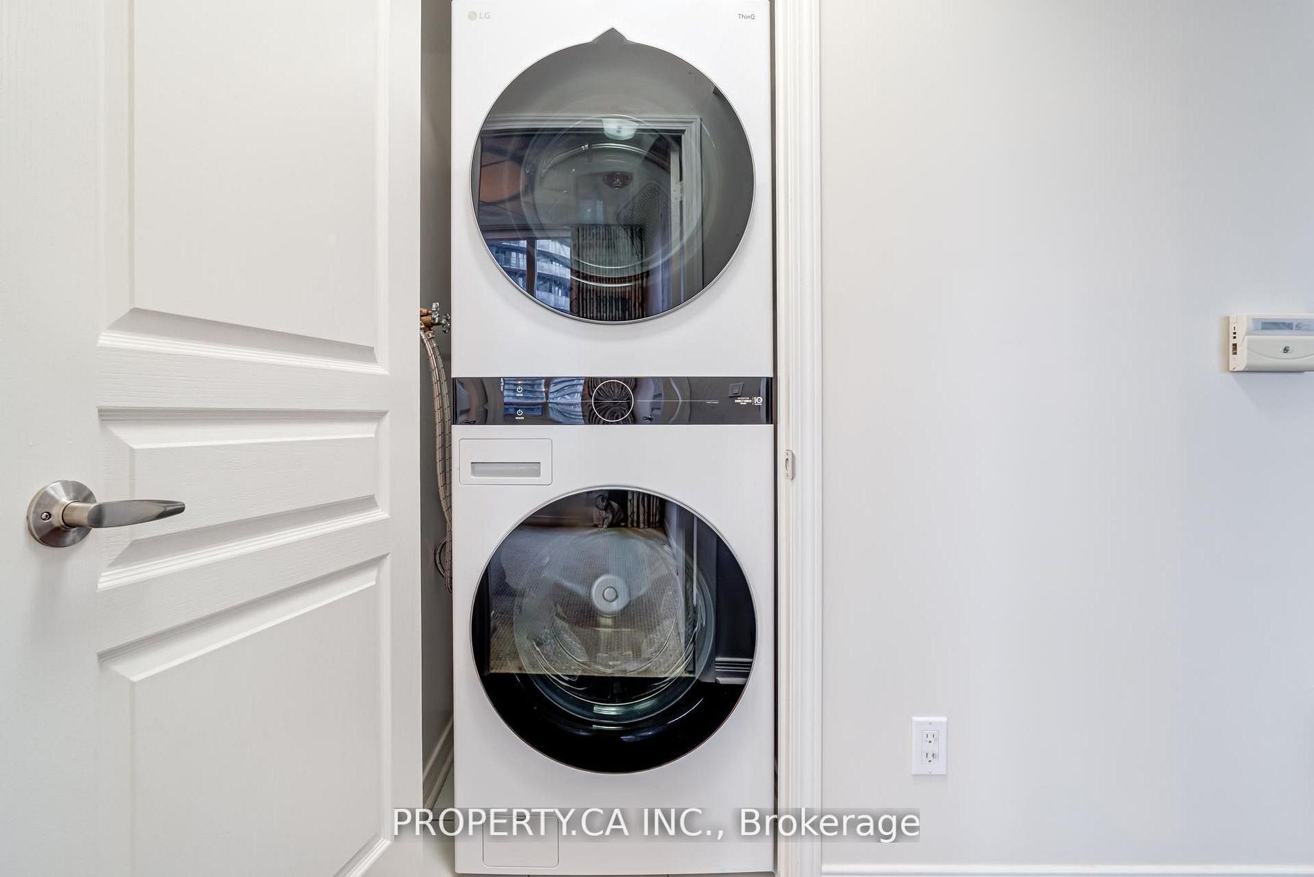 2230 Lake Shore Boulevard W 903