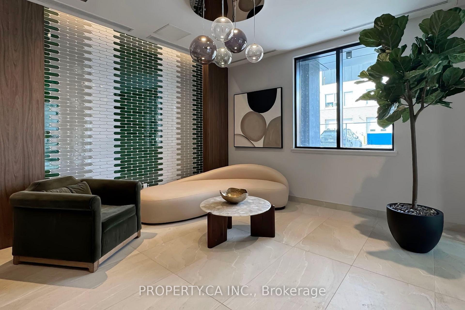 758 Dovercourt Road W 505