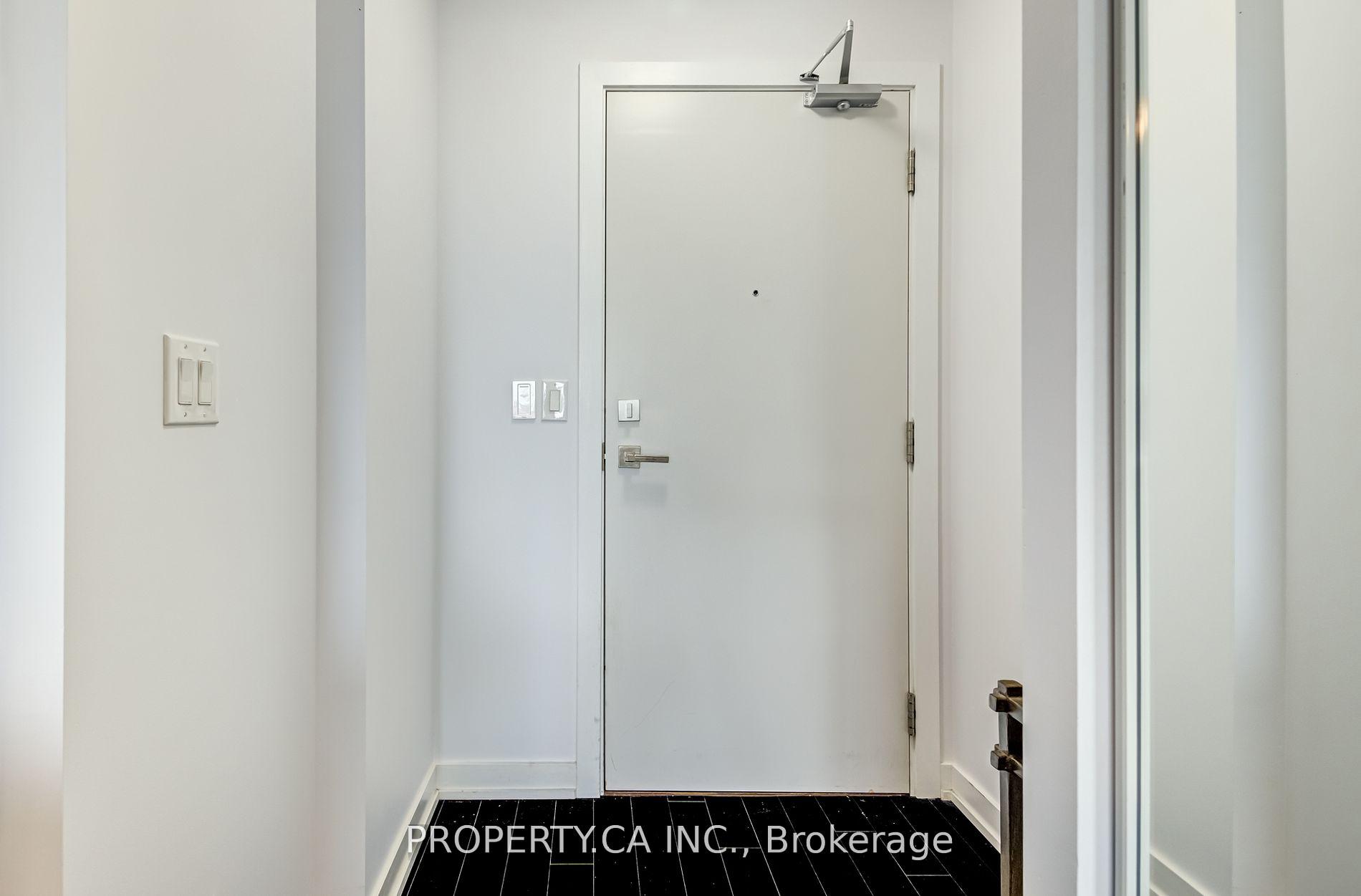 510 Curran Place E 1408