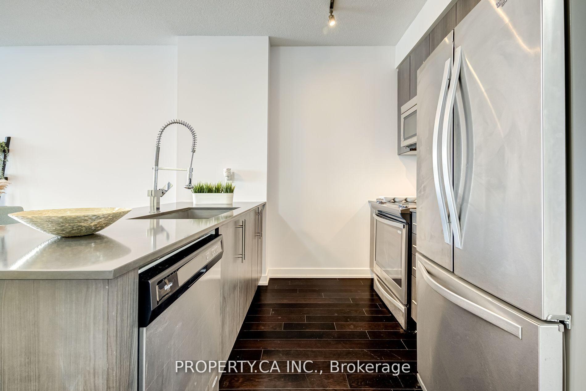 510 Curran Place E 1408