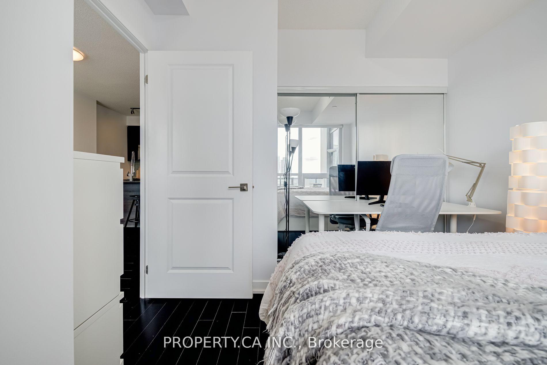 510 Curran Place E 1408