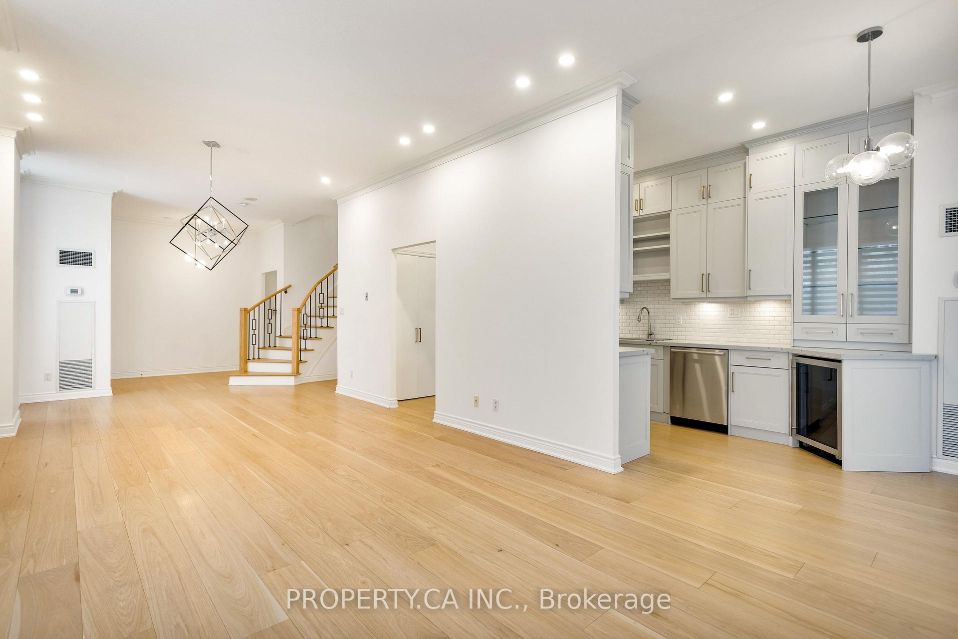 2 Aberfoyle Crescent 105