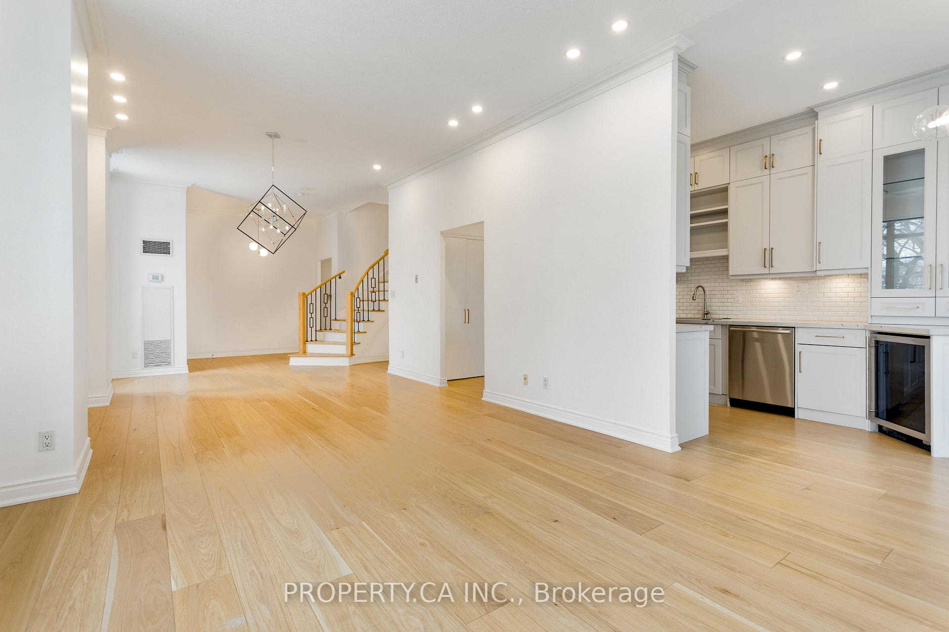 2 Aberfoyle Crescent 105