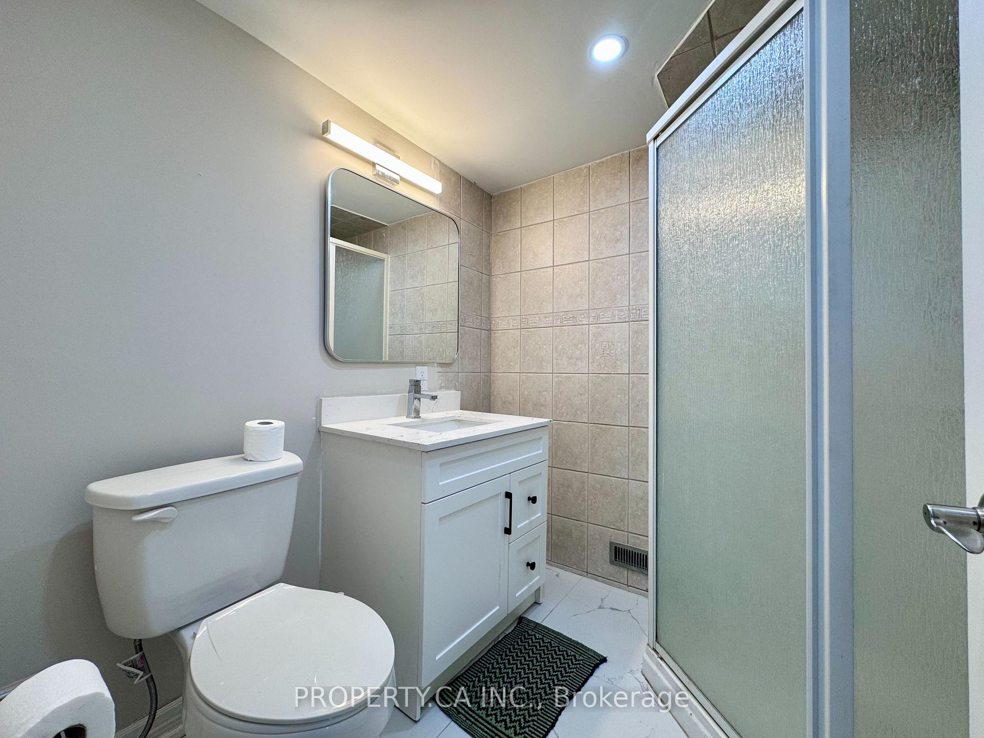 2221 Buttonbush Crescent Lower