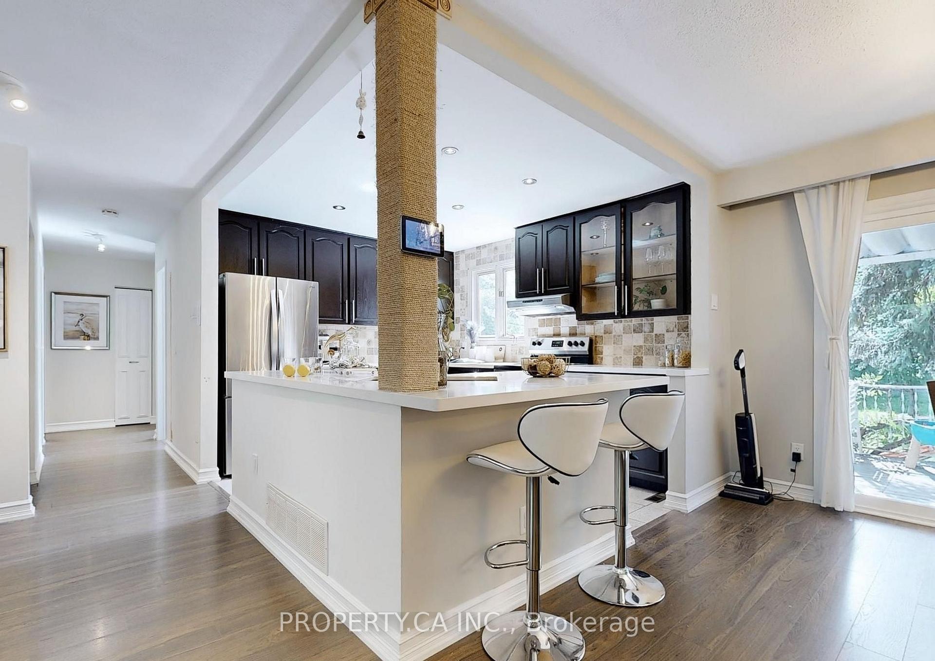 2221 Buttonbush Crescent Main