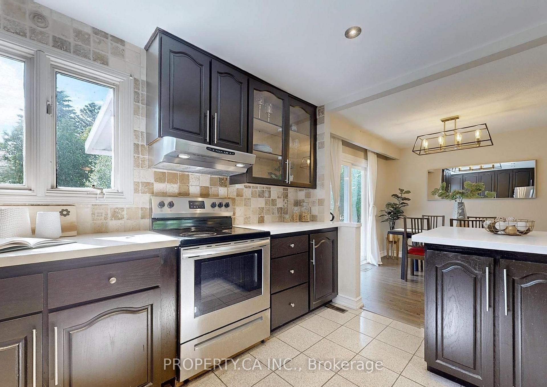 2221 Buttonbush Crescent Main