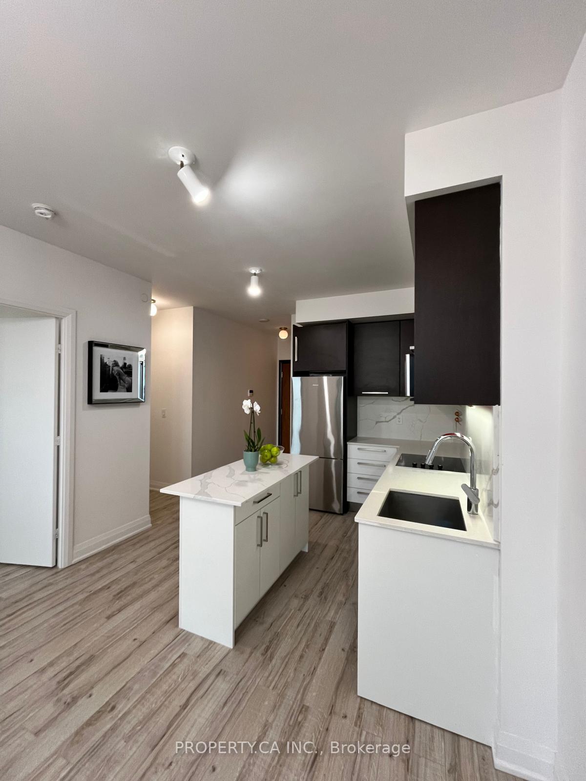 36 Park Lawn Road 1207