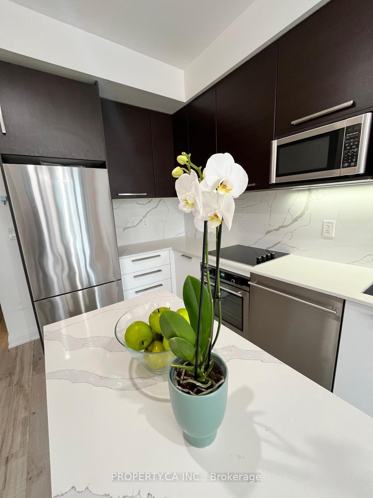 36 Park Lawn Road 1207