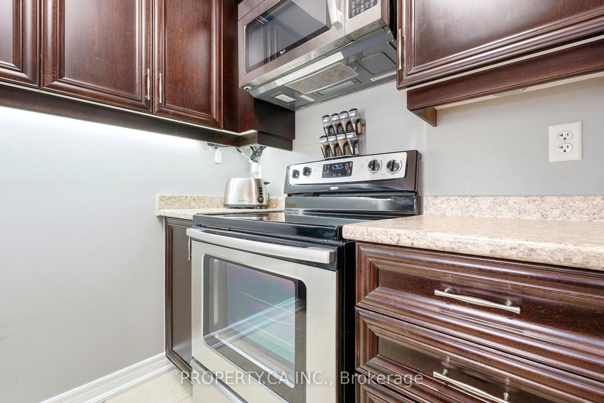 157 Isaac Devins Boulevard 6
