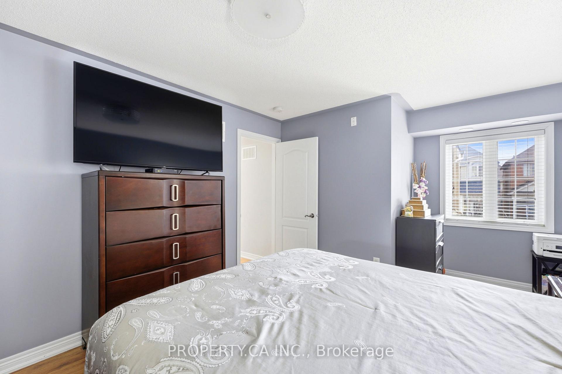 157 Isaac Devins Boulevard 6