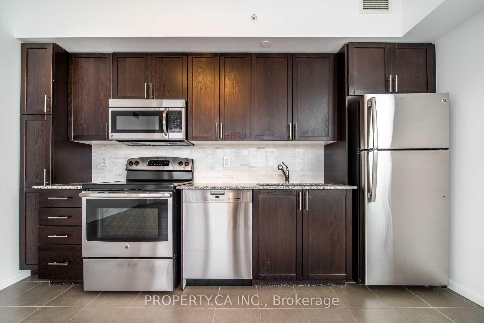 830 Lawrence Avenue W 2802