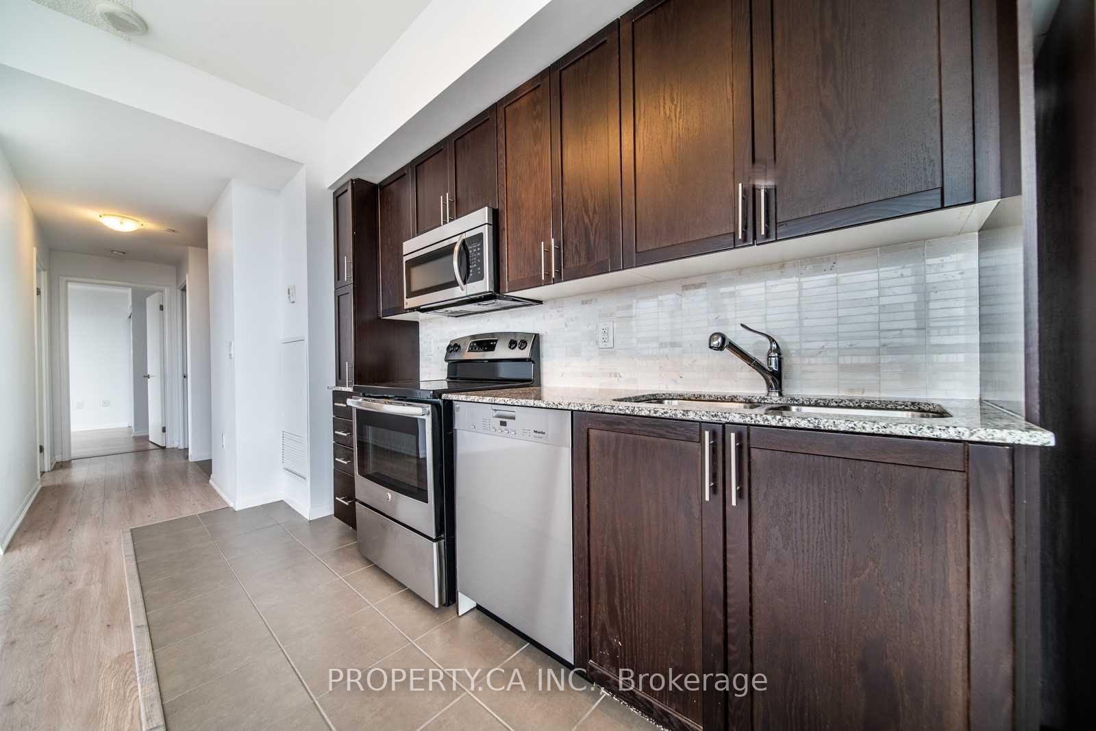 830 Lawrence Avenue W 2802